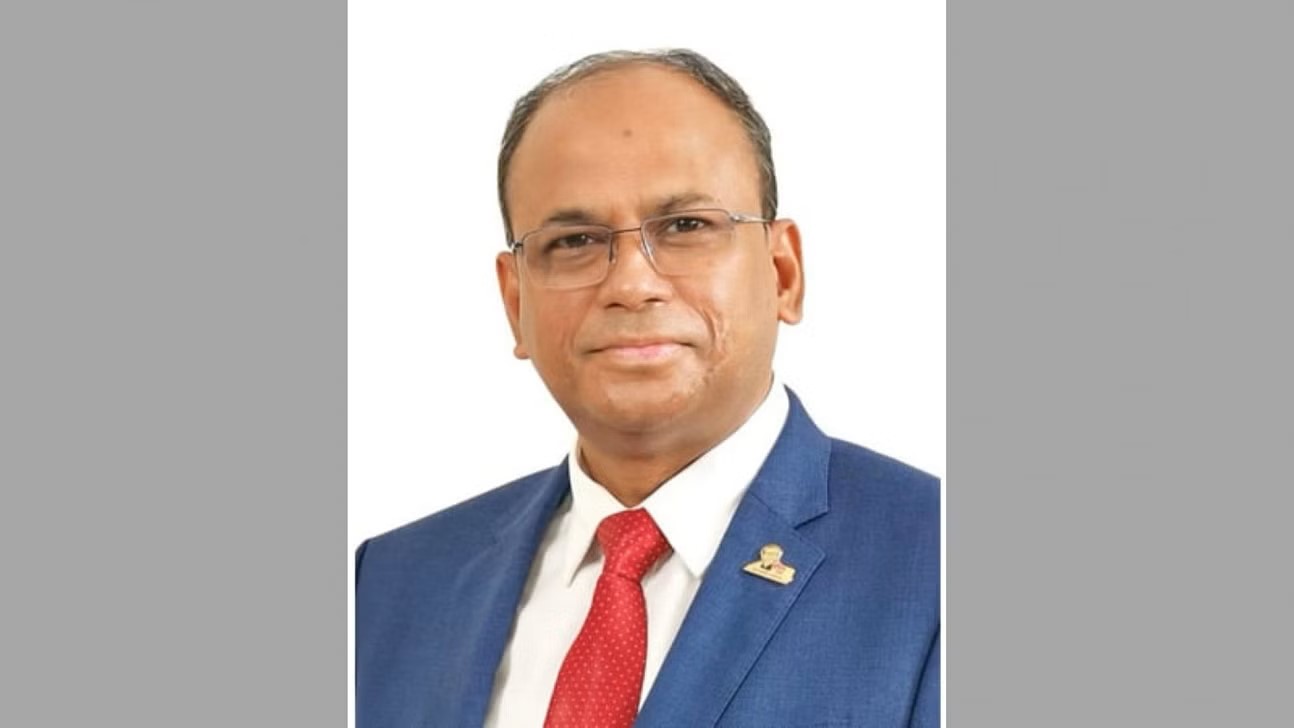 আরও ১ বছর প্রধানমন্ত্রীর মুখ্য সচিব থাকছেন তোফাজ্জল হোসেন মিয়া