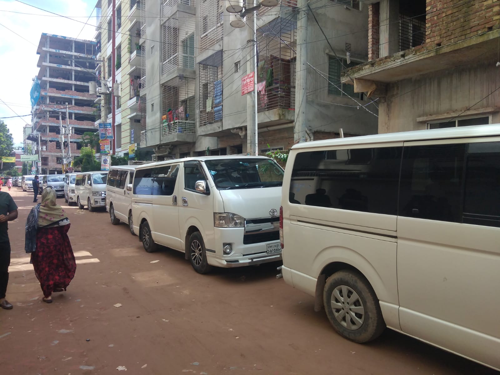 সাভারে বিএনপির ৪০ মাইক্রোবাস আটকে দেওয়ার অভিযোগ