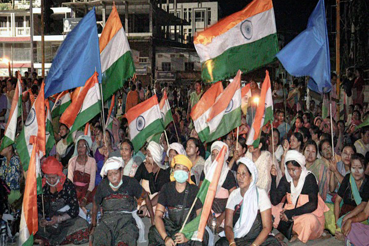 মণিপুরে ২ নারীকে সংঘবদ্ধ ধর্ষণ, বিবস্ত্র করে হাঁটানো: ‘সরকার ব্যবস্থা না নিলে সুপ্রিম কোর্ট নেবে’