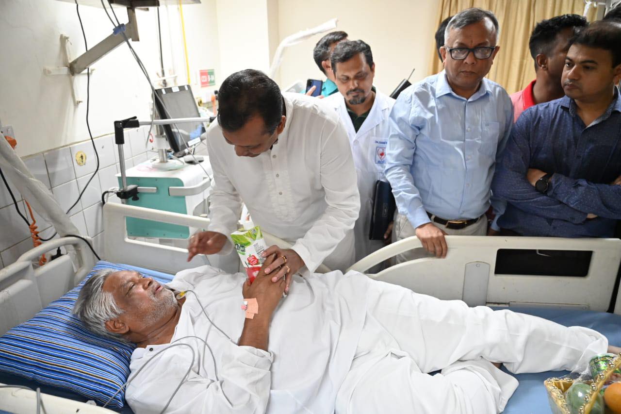 আমানকে দেখতে হৃদরোগ ইনস্টিটিউটে প্রধানমন্ত্রীর একান্ত সচিব