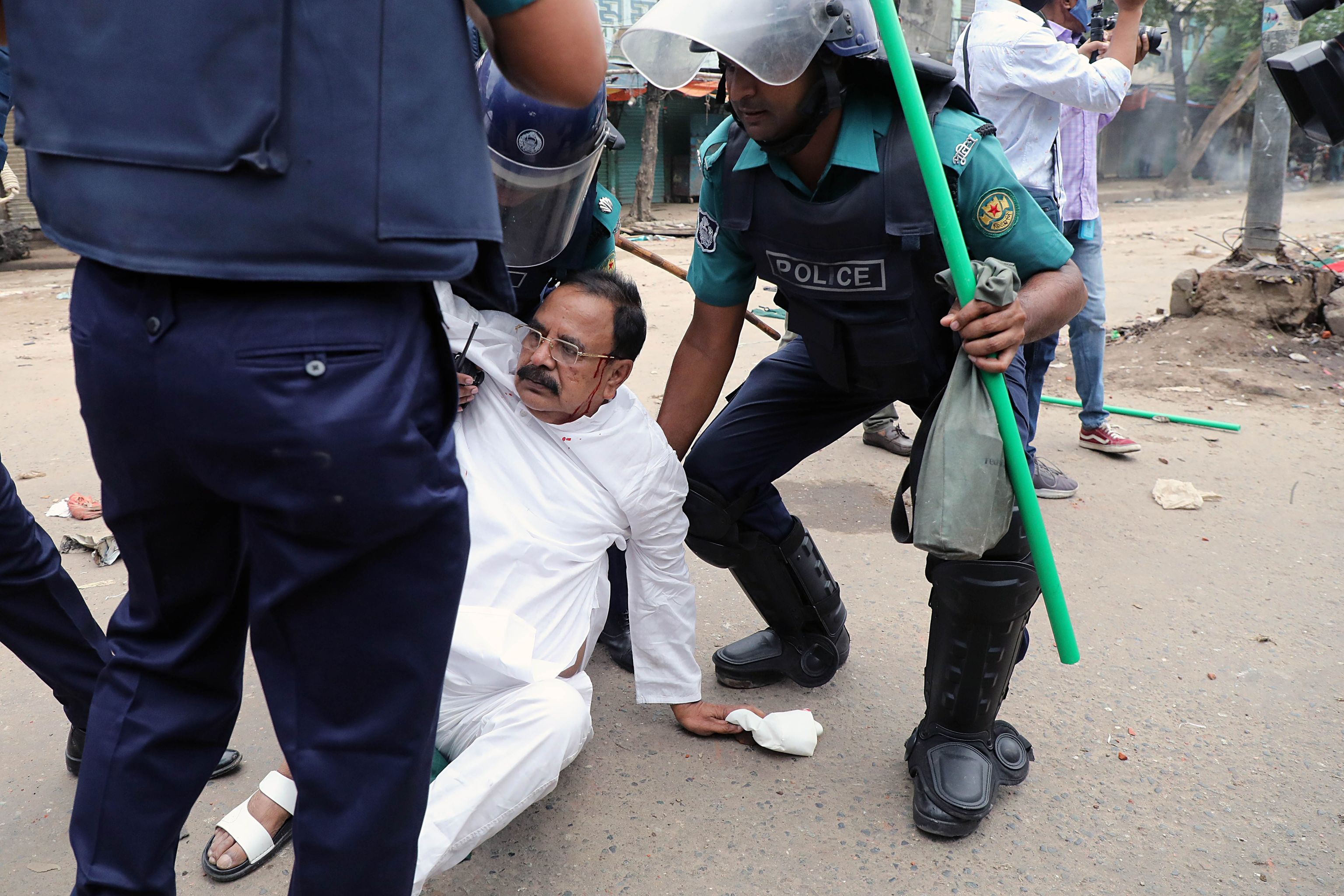 ‘পুলিশ ও আওয়ামী লীগের হামলার’ যে বিবরণ দিলো বিএনপি