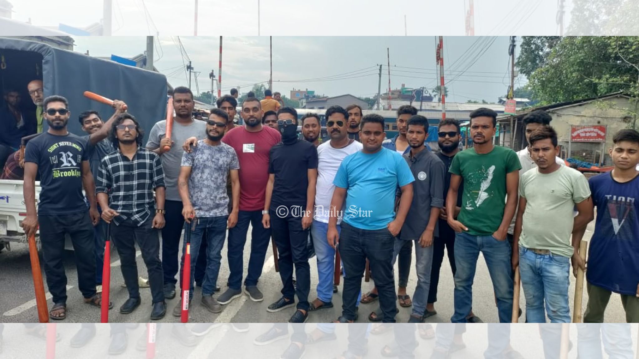 নাটোর: লাঠিসোঁটা হাতে কাউকে দেখেনি পুলিশ