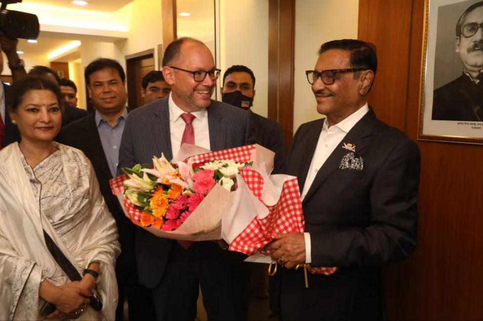 আ. লীগ নেতাদের সঙ্গে বৈঠকে পিটার হাস