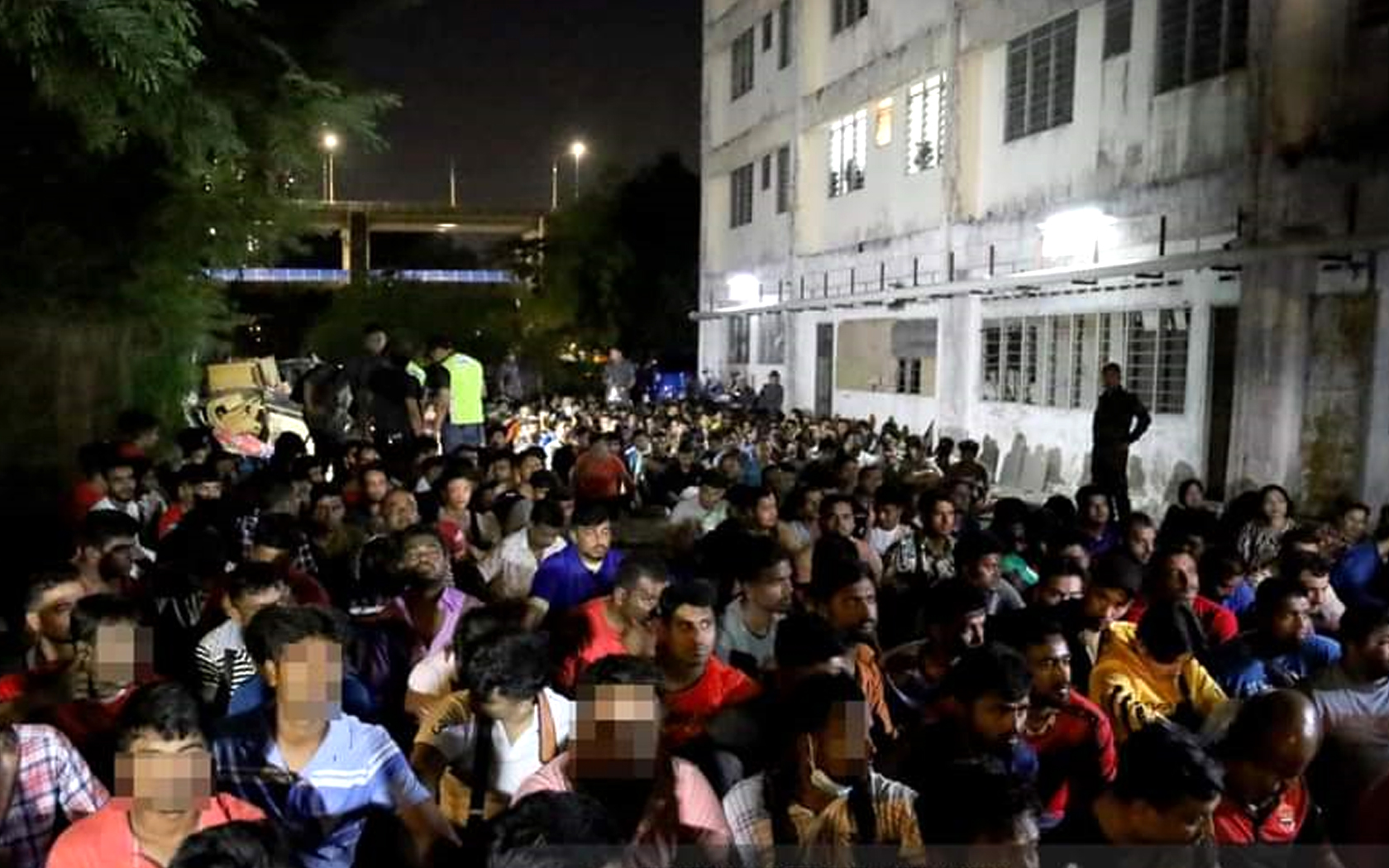 মালয়েশিয়ায় ২৫২ বাংলাদেশিসহ ৪২৫ অভিবাসী আটক