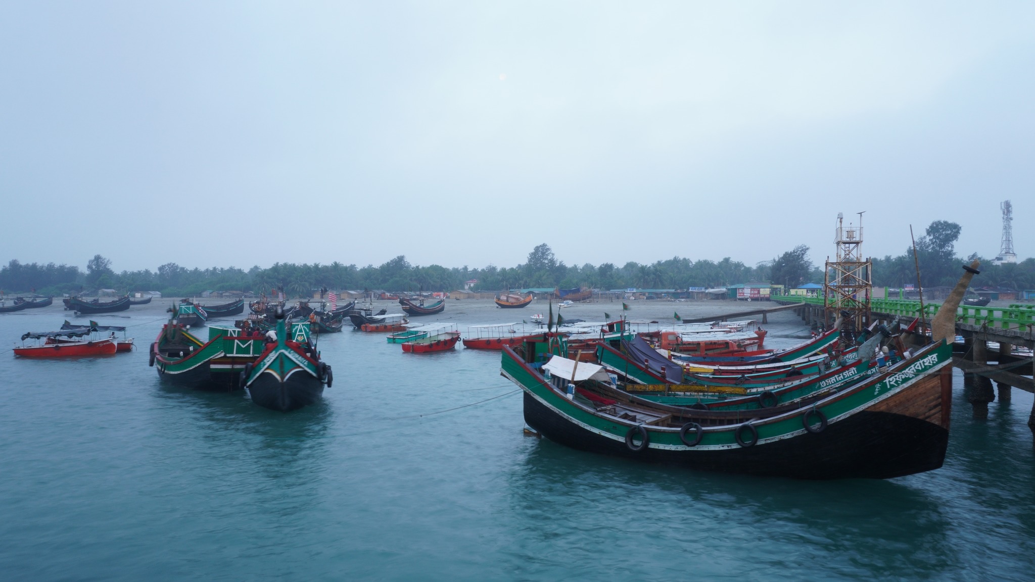 জাহাজ পৌঁছালেও সেন্টমার্টিনে নিত্যপণ্যের আকাশছোঁয়া দাম