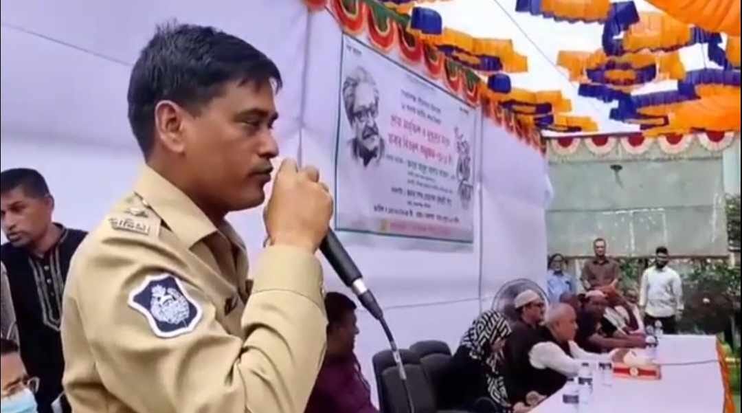 ‘আওয়ামী লীগ আমাদের দল’ ভোট চাইলেন ওসি