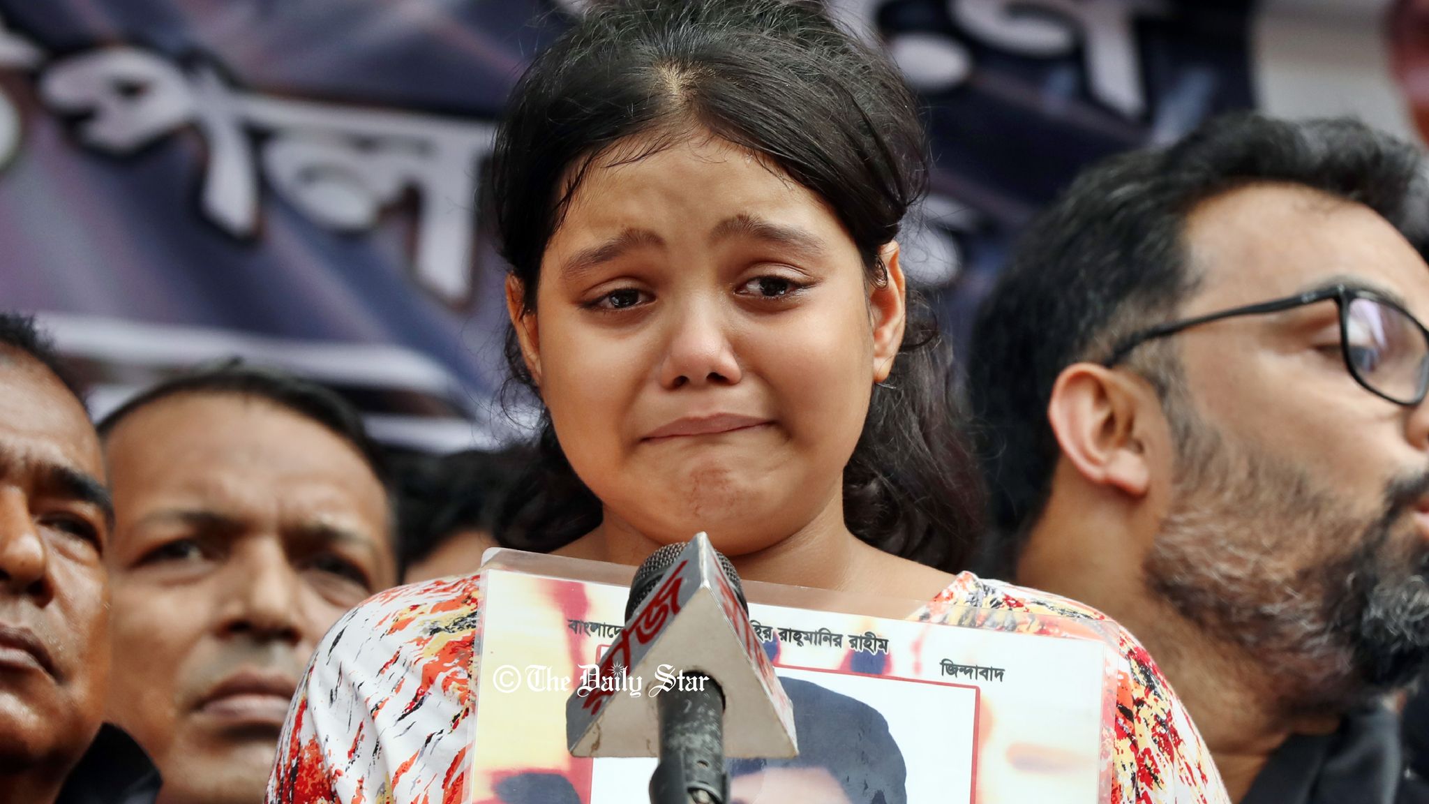 ‘মা, আমি কি দেখতে বাবার মতো হয়েছি?’