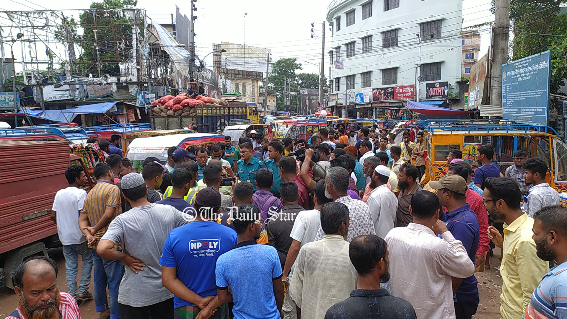 বরিশাল জেলা জাপার আহ্বায়ক অস্ত্রসহ আটক