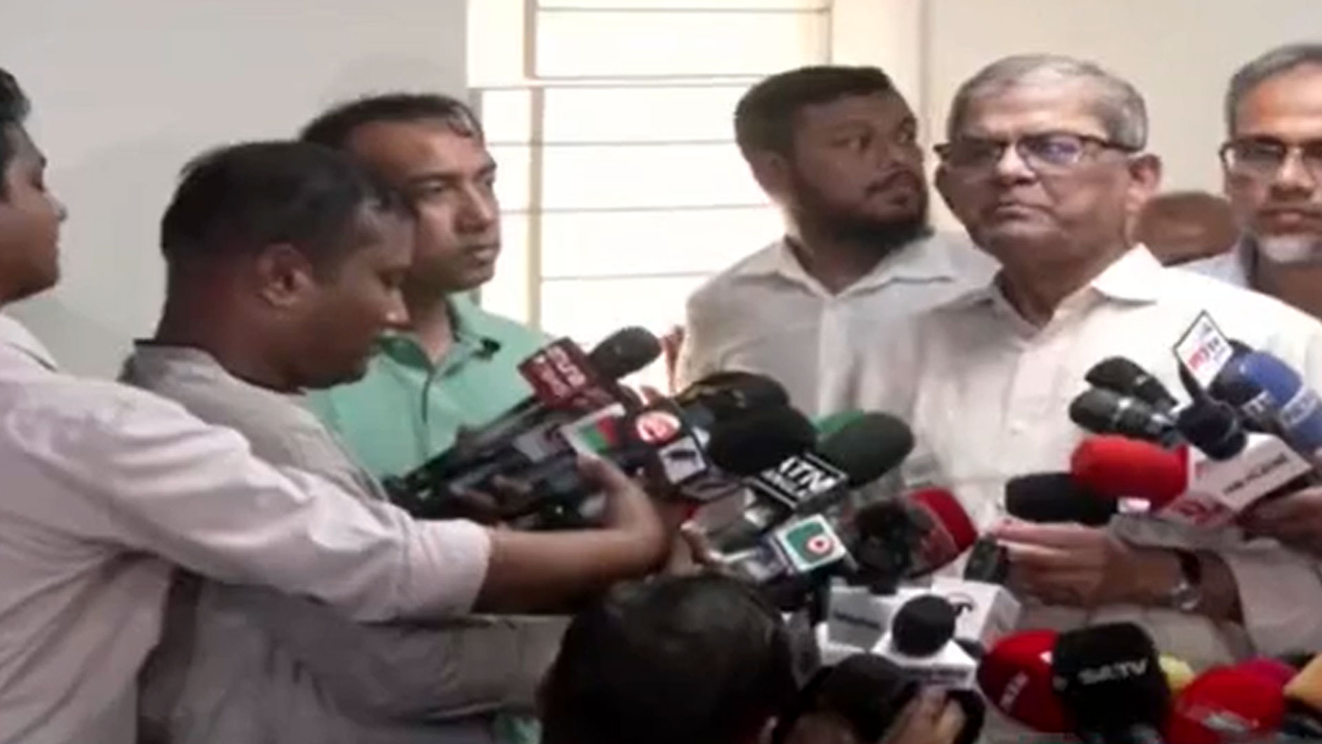 ডেঙ্গু নিয়ন্ত্রণে ব্যর্থতার দায় নিয়ে ২ সিটির মেয়রের পদত্যাগ করা উচিত: ফখরুল