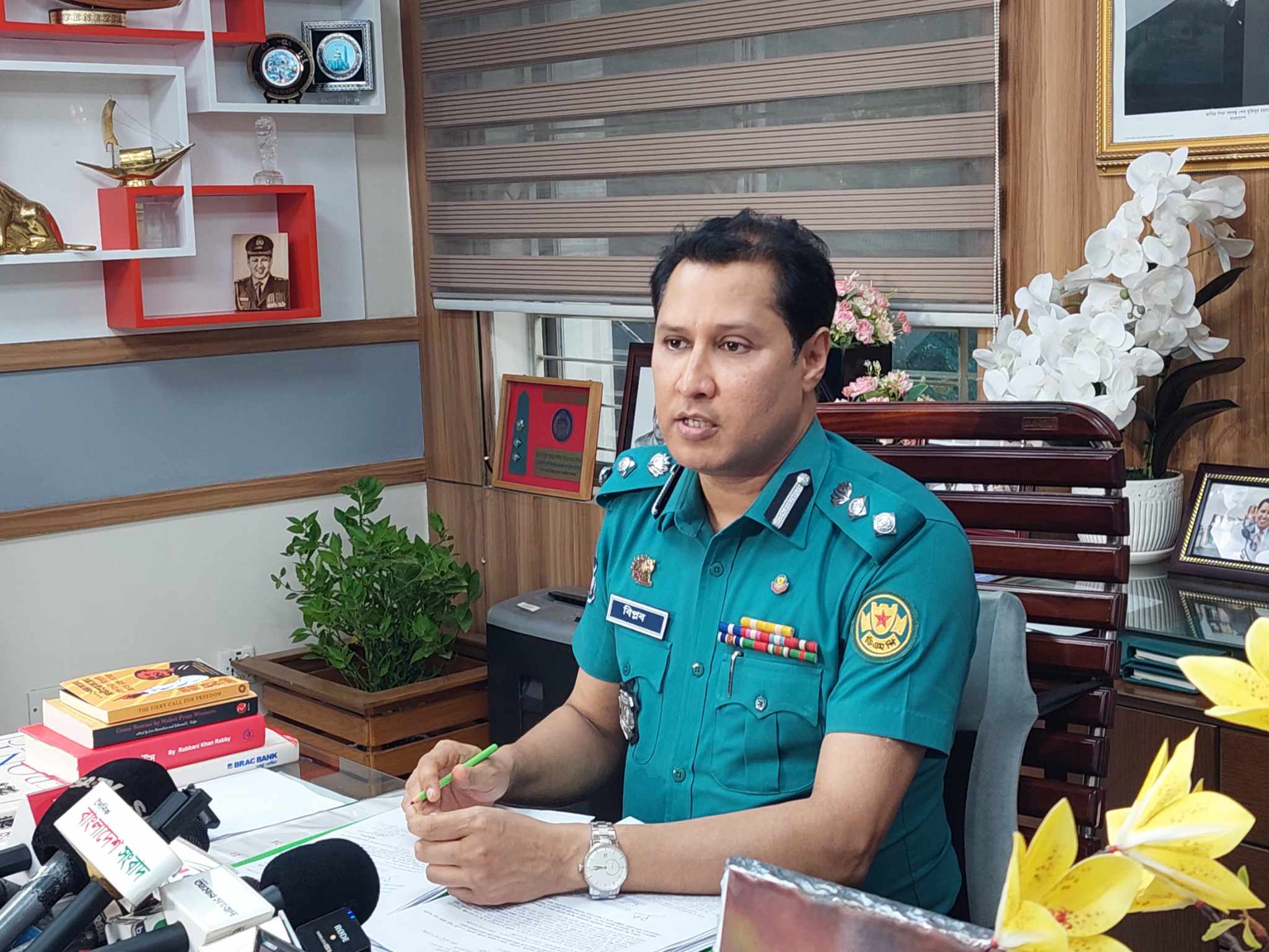 ‘মামলা নিয়ে আলোচনা হয়নি, ডিএমপি কমিশনার নিরপেক্ষ তদন্তের আশ্বাস দিয়েছেন’