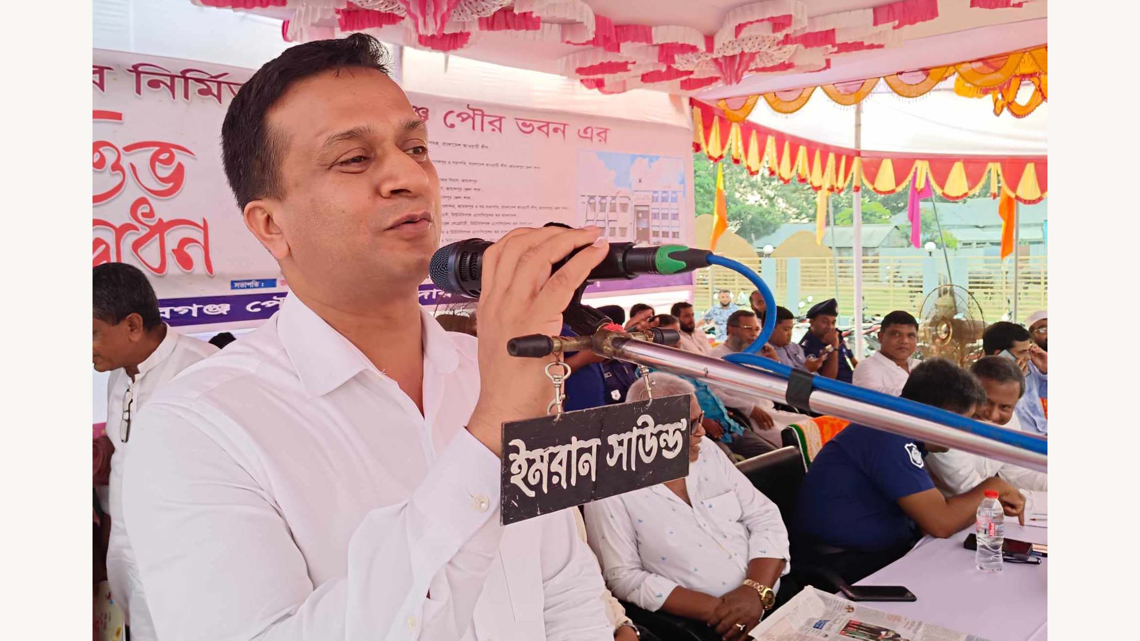 আ. লীগের পক্ষে ভোট চাওয়া জামালপুরের ডিসিকে প্রত্যাহারের সুপারিশ ইসির