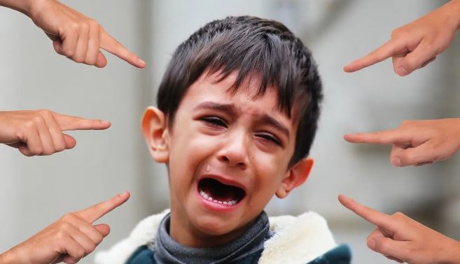 শিশু স্কুলে বুলিংয়ের শিকার হলে কী করবেন, জেনে নিন বিশেষজ্ঞের কাছ থেকে