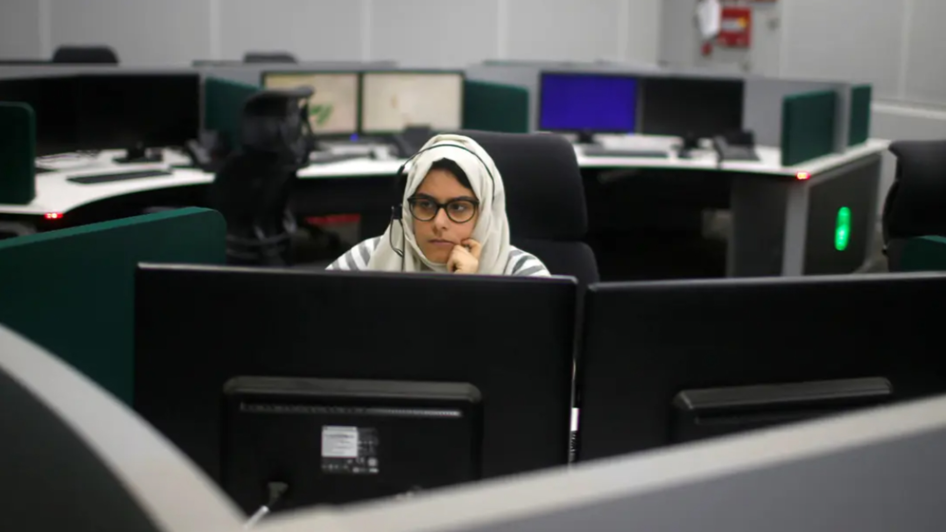 সৌদি আরবে কর্মজীবী নারীর সংখ্যা বেড়েছে