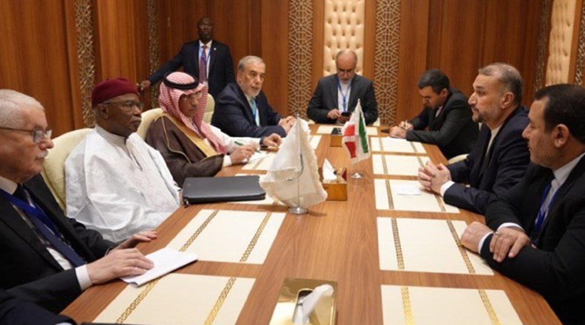 ইসরায়েলের বিরুদ্ধে সর্বাত্মক নিষেধাজ্ঞা দিতে ওআইসির প্রতি আহ্বান ইরানের