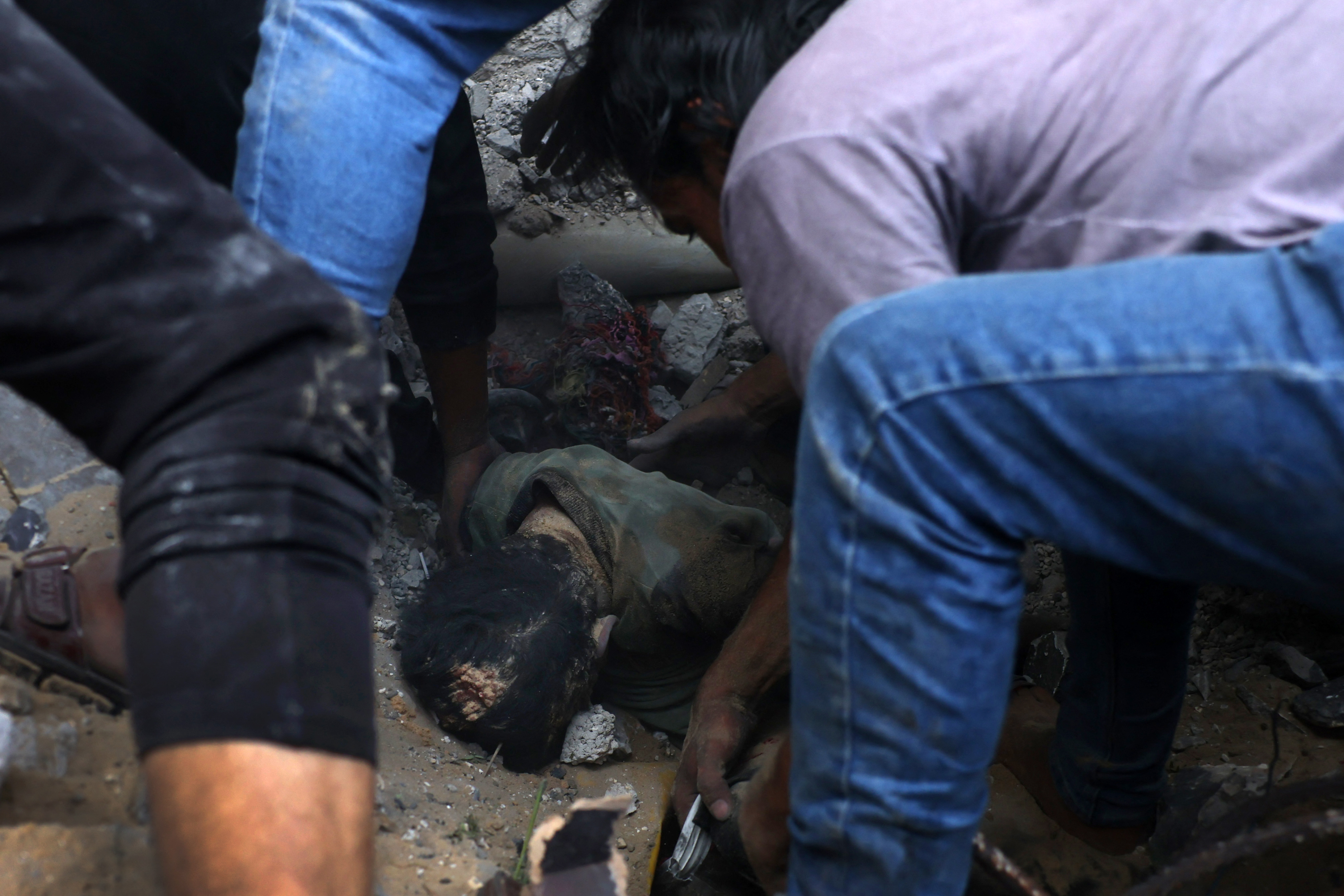 আজ গাজায় ঢুকেছে ১৭ ত্রাণবাহী ট্রাক, নিহত বেড়ে ৪৬৫১&nbsp;