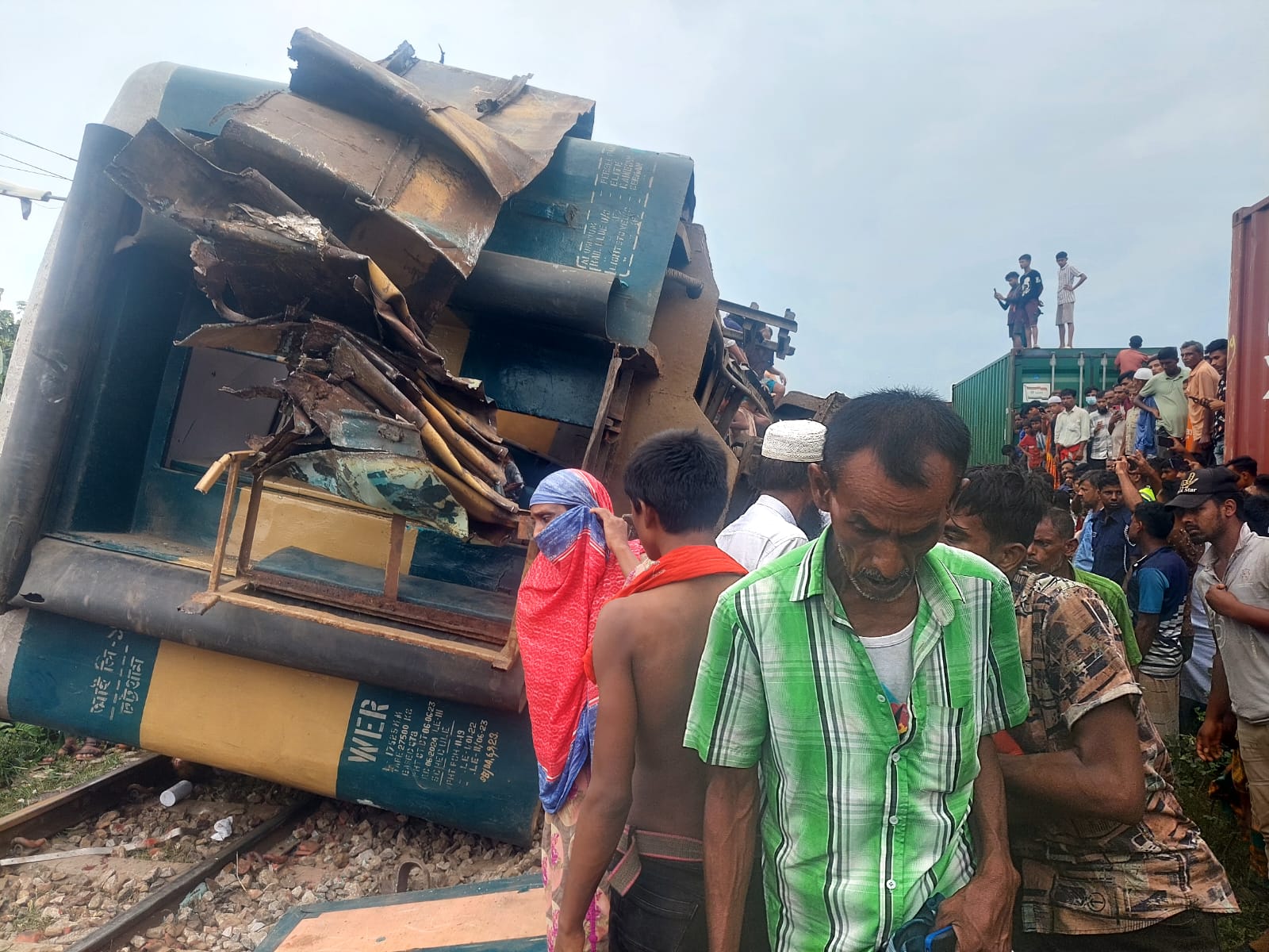 ভৈরবে রেল দুর্ঘটনা: মালবাহী ট্রেনের লোকোমাস্টার, সহকারী লোকোমাস্টার ও গার্ড বরখাস্ত