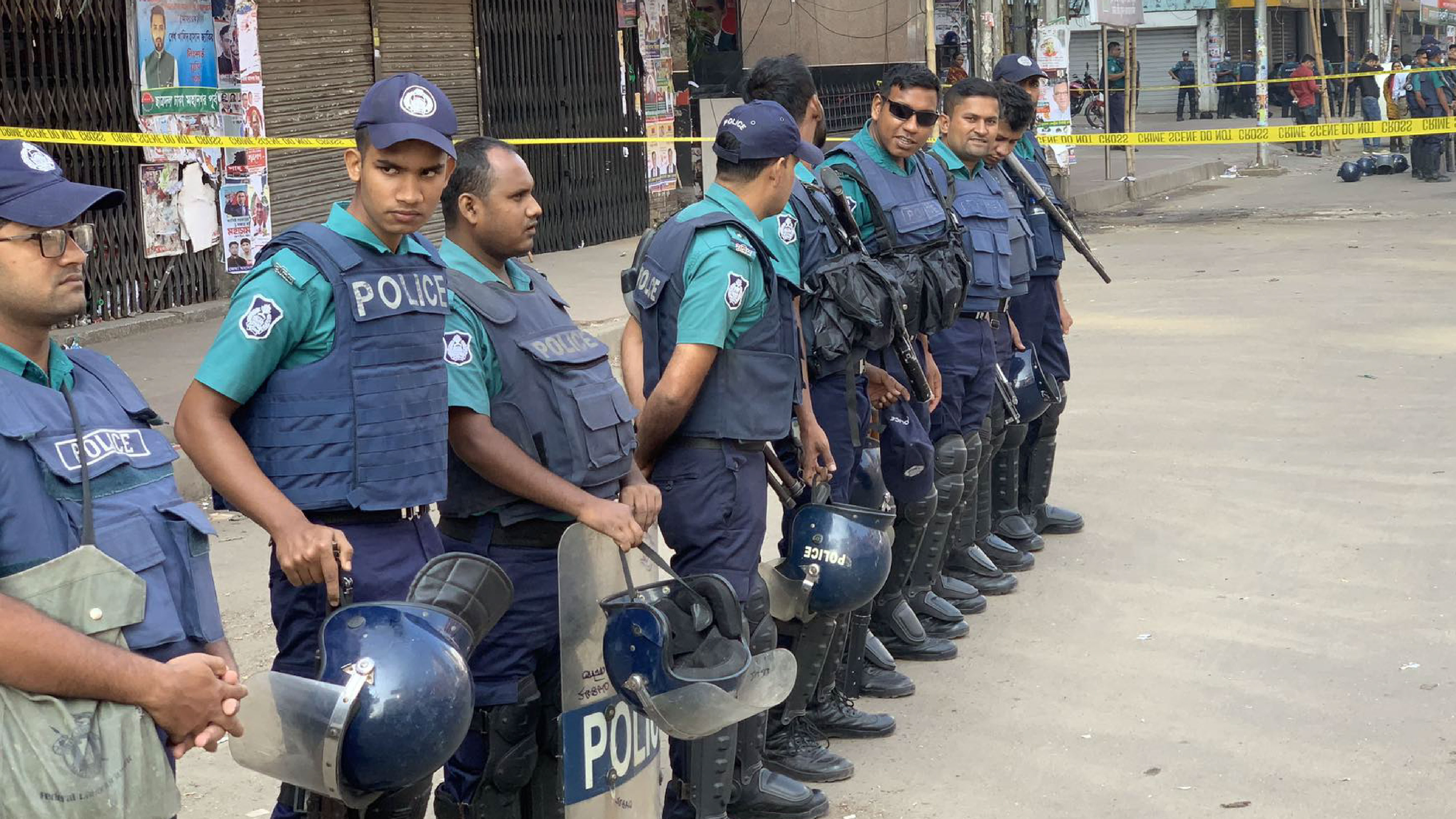 অবরোধে সম্ভাব্য নাশকতা মোকাবিলায় সর্বোচ্চ সতর্ক পুলিশ