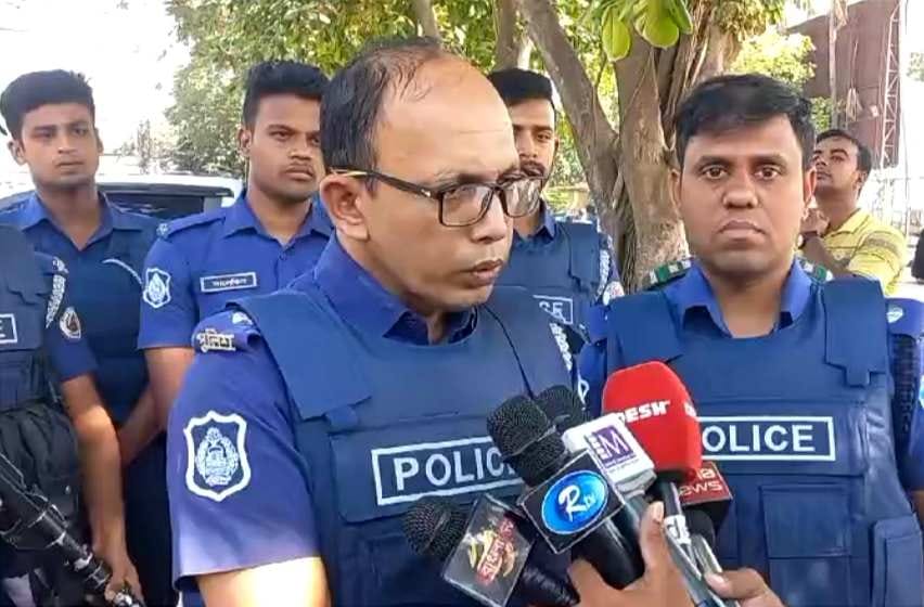 শ্রমিকদের আন্দোলনে উসকানি দেওয়া হচ্ছে: আশুলিয়া শিল্প পুলিশের এসপি