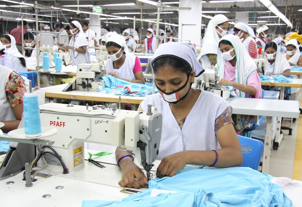 পোশাকশ্রমিকদের নতুন মজুরির গেজেট প্রকাশ