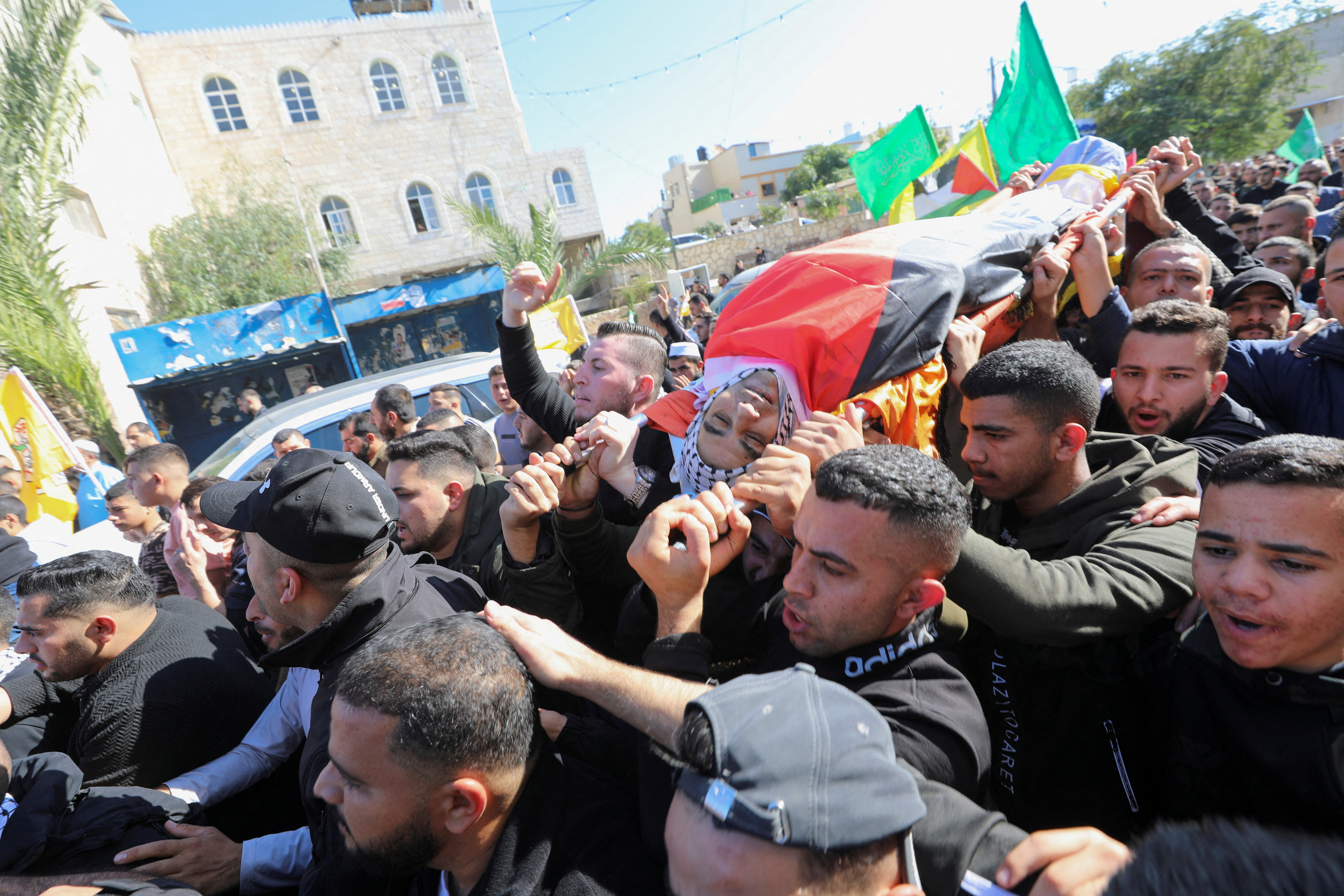 ইসরায়েল-হামাস যুদ্ধ: ২ মাসে ১৬ হাজার ১৫ ফিলিস্তিনি ও ৮৮ ইসরায়েলি সেনা নিহত