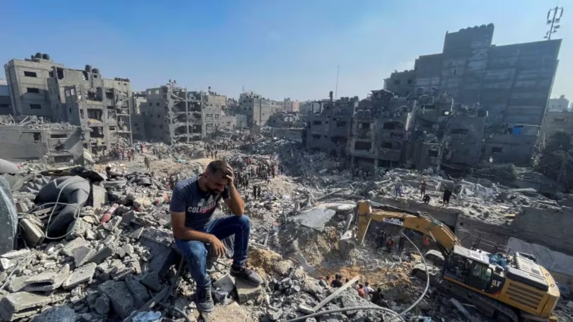 গাজায় ইসরায়েলের বোমা হামলা কি জলবায়ুর বিরুদ্ধেও যুদ্ধ?