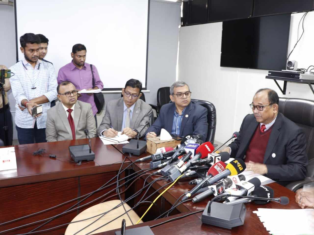 নাশকতার মধ্য দিয়ে নিরাপদ রেলযাত্রাকে অস্থিতিশীল করা হচ্ছে: রেলমন্ত্রী