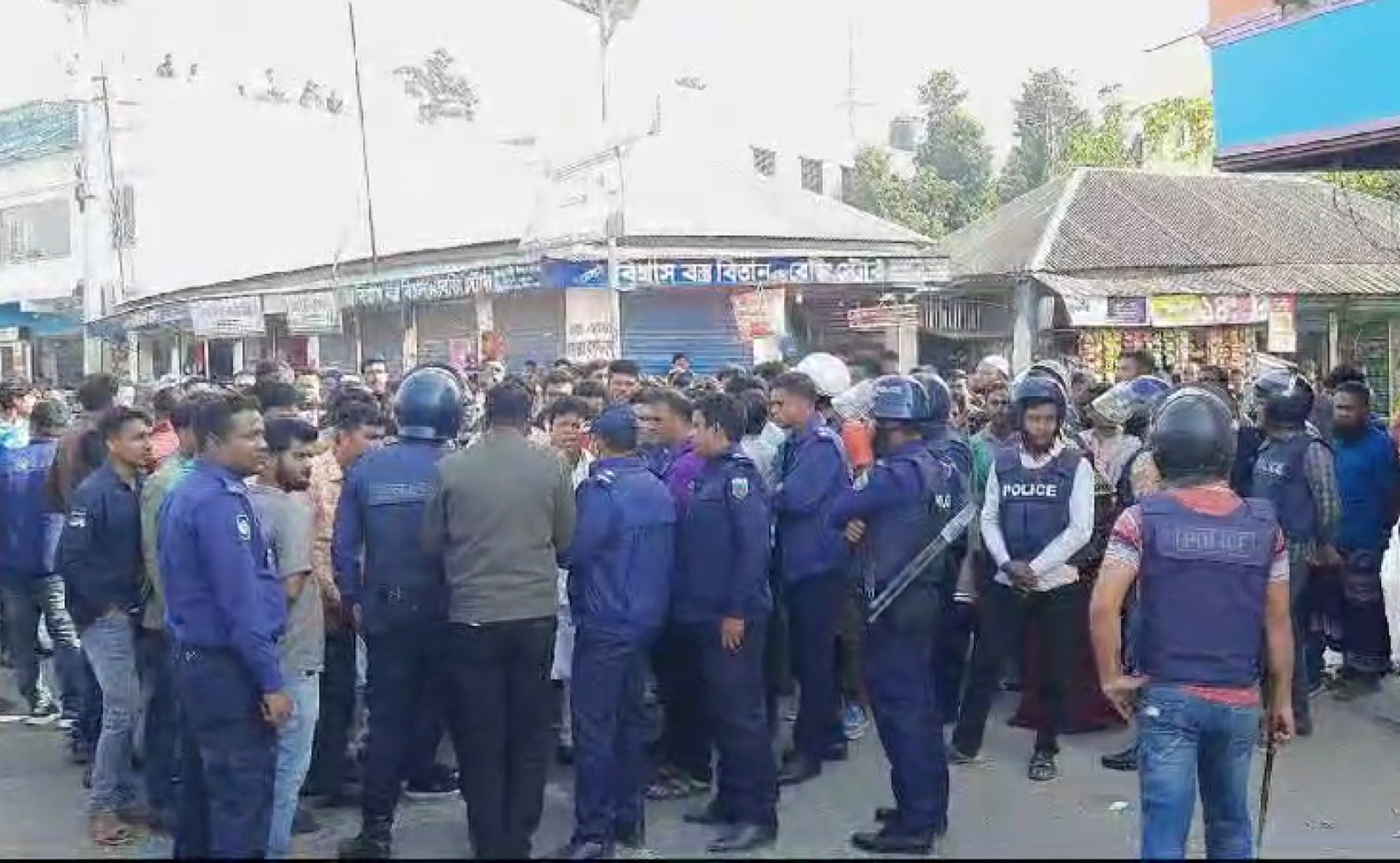 স্বতন্ত্র প্রার্থী অধ্যাপক আবু সাঈদের নির্বাচনী প্রচারণায় আ. লীগের বাধার অভিযোগ