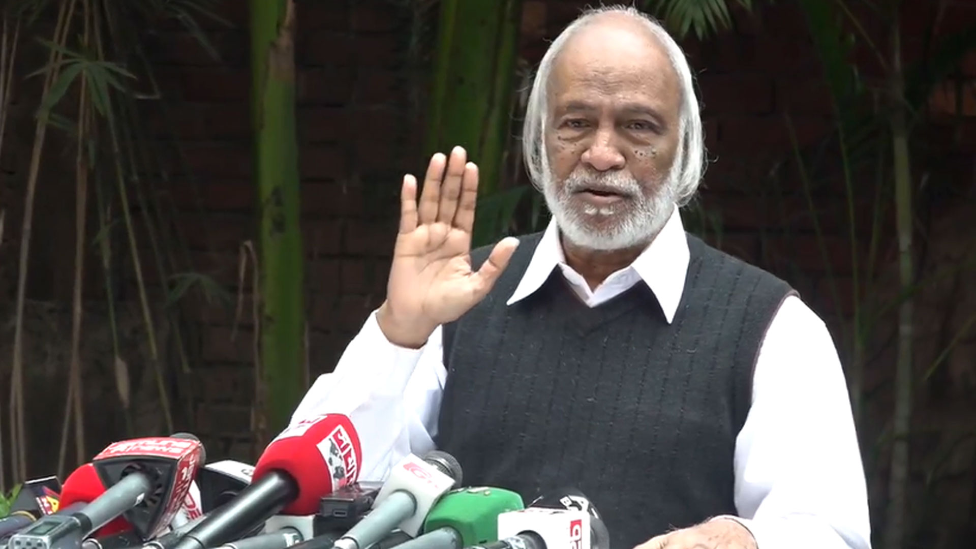 মঈন খানকে ‘ছেড়ে দেওয়া হয়েছে’