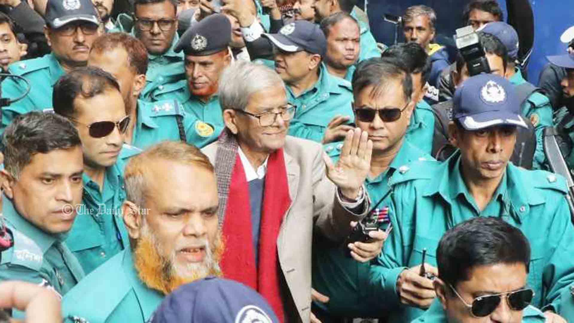 ৯ মামলায় গ্রেপ্তার দেখানো হলো মির্জা ফখরুলকে, জামিন শুনানি কাল