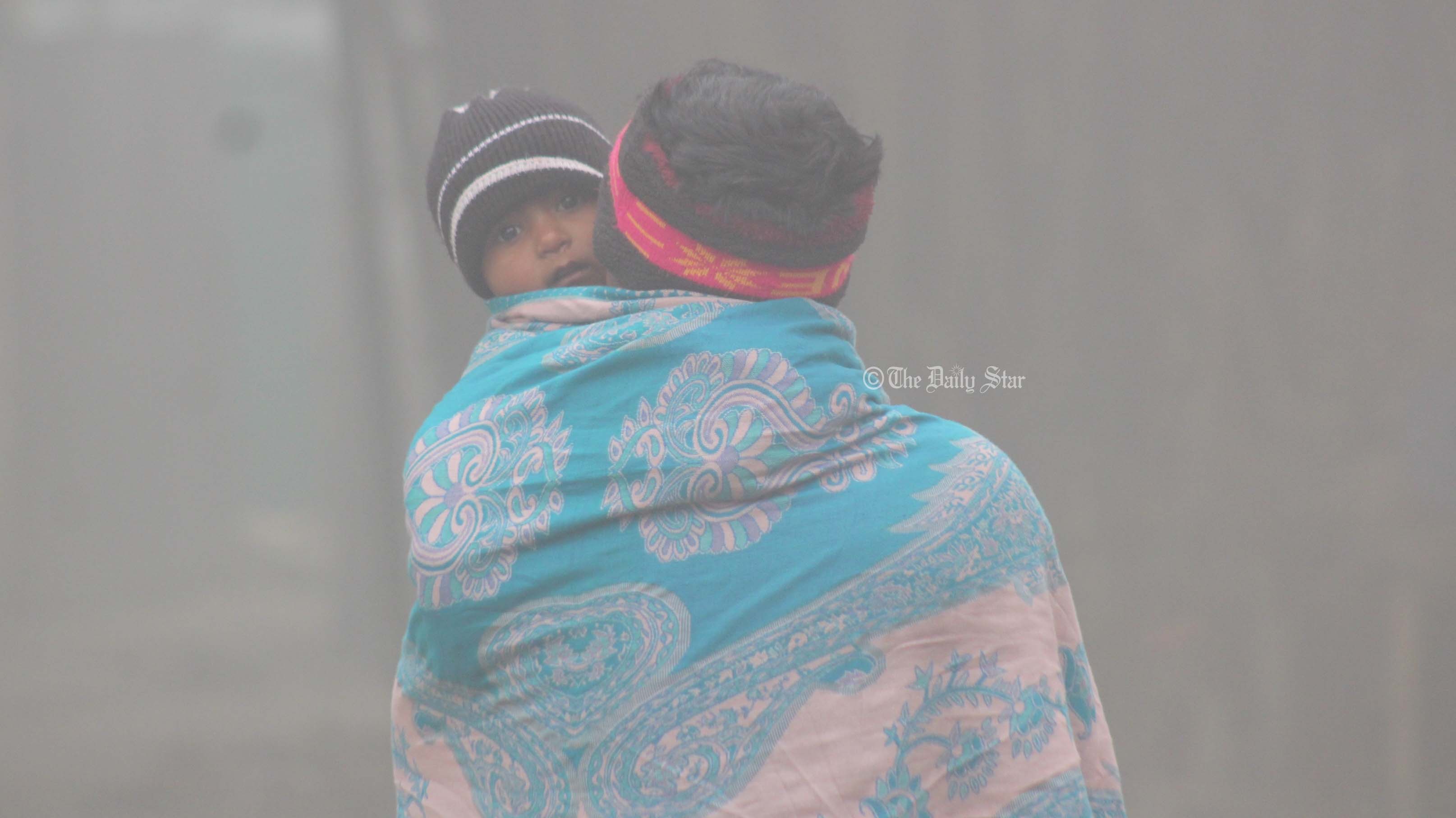 ‘অসহনীয় হয়ে উঠেছে ঠান্ডার কষ্ট’