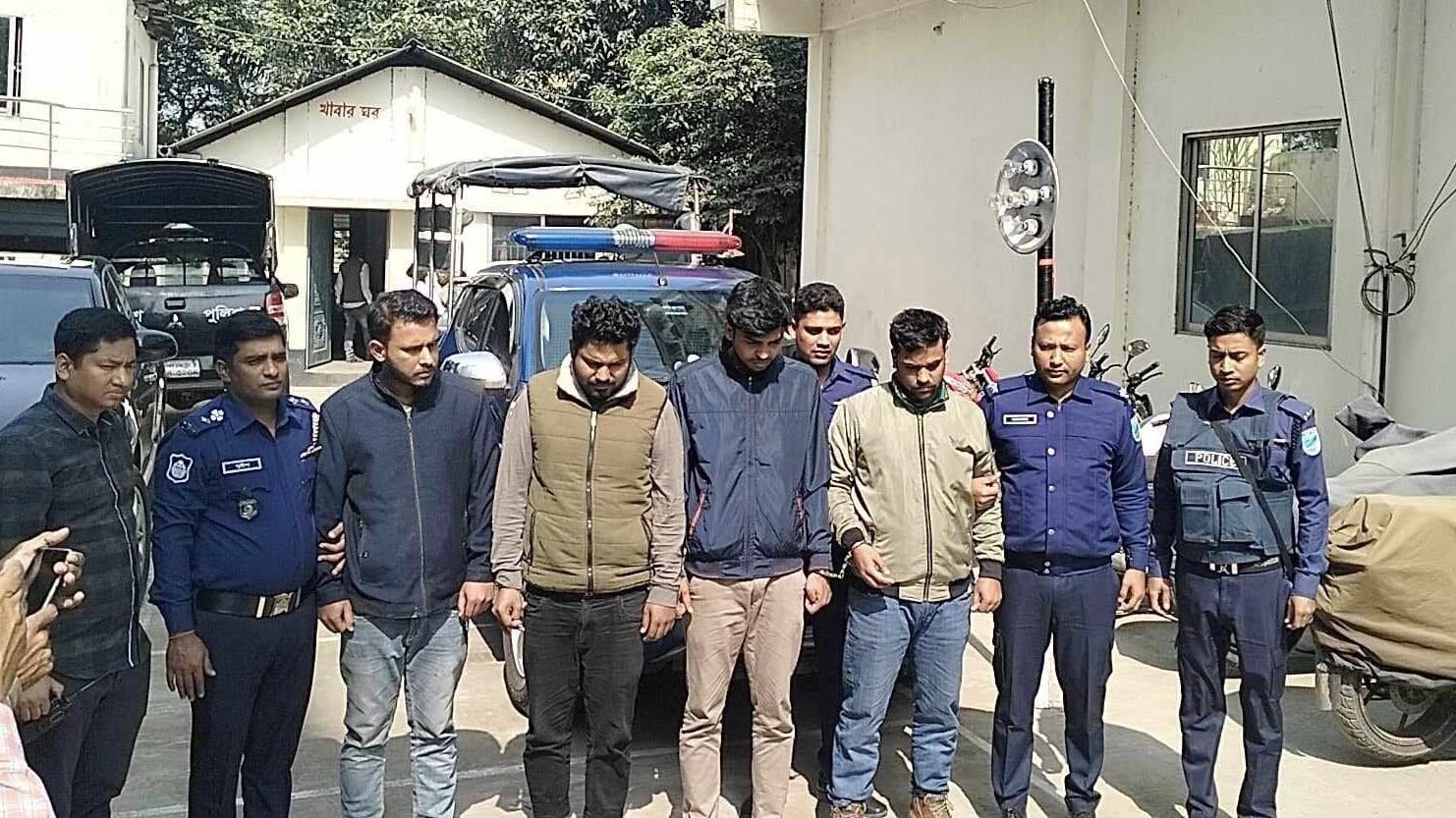 জাবিতে ধর্ষণ: ছাত্রলীগ নেতা মোস্তাফিজসহ গ্রেপ্তার ৪ জন ৩ দিনের রিমান্ডে