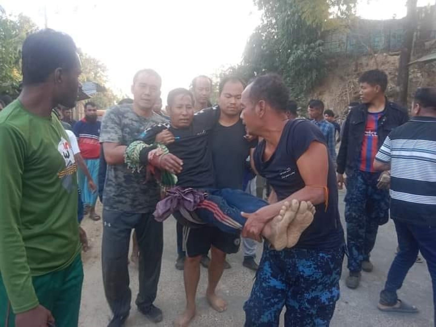 ঘুমধুমে বাংলাদেশ-মিয়ানমার সীমান্তে সারা দিনে যা ঘটল