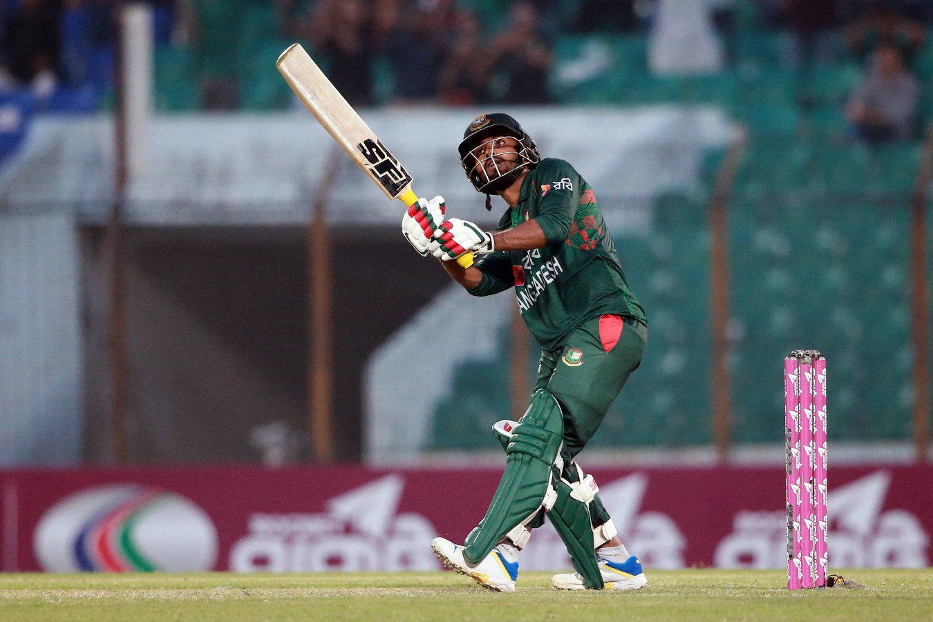 হৃদয়ের ব্যাটে ধাক্কা সামলে বাংলাদেশের ১৫৩ রানের পুঁজি