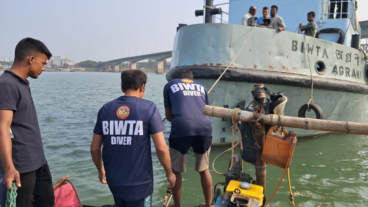 মেঘনায় ট্রলারডুবি: আরও ২ জনের মরদেহ উদ্ধার