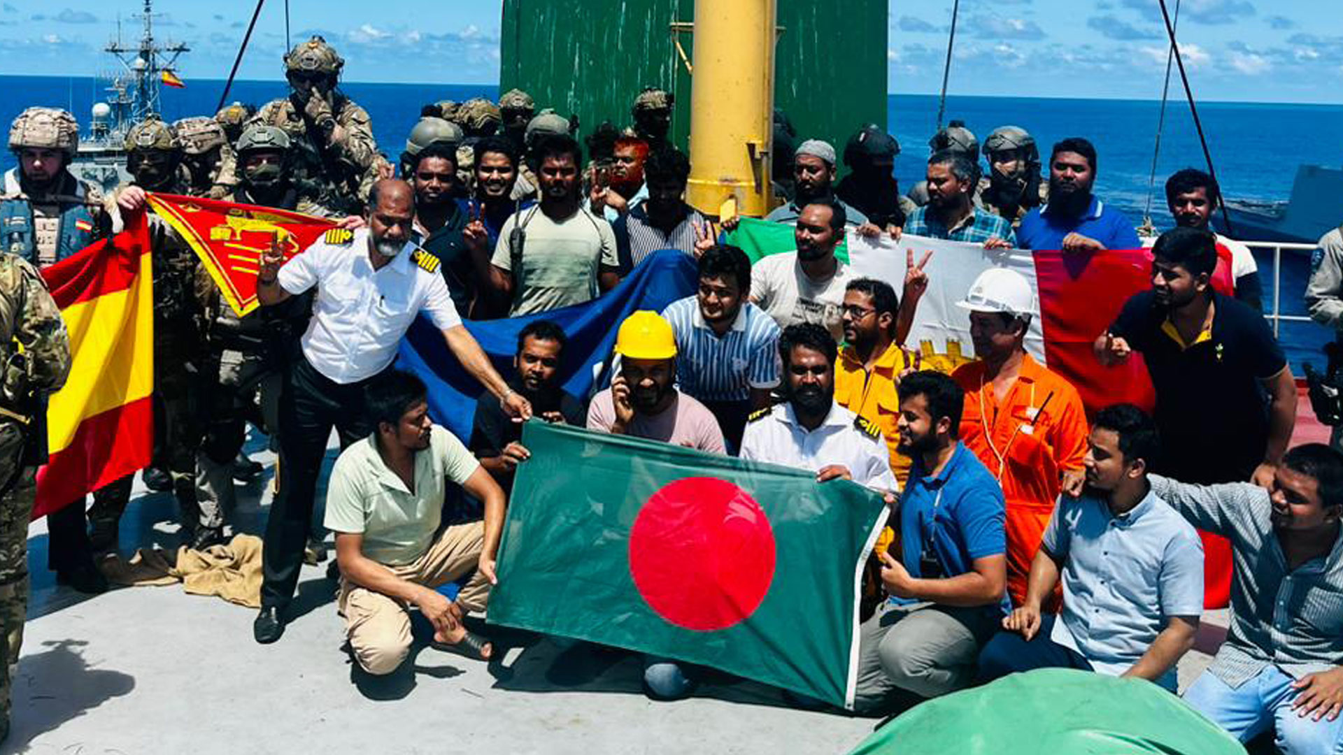 দুবাইয়ের পথে এমভি আব্দুল্লাহ, পাহারা দিচ্ছে দুটি ফ্রিগেট