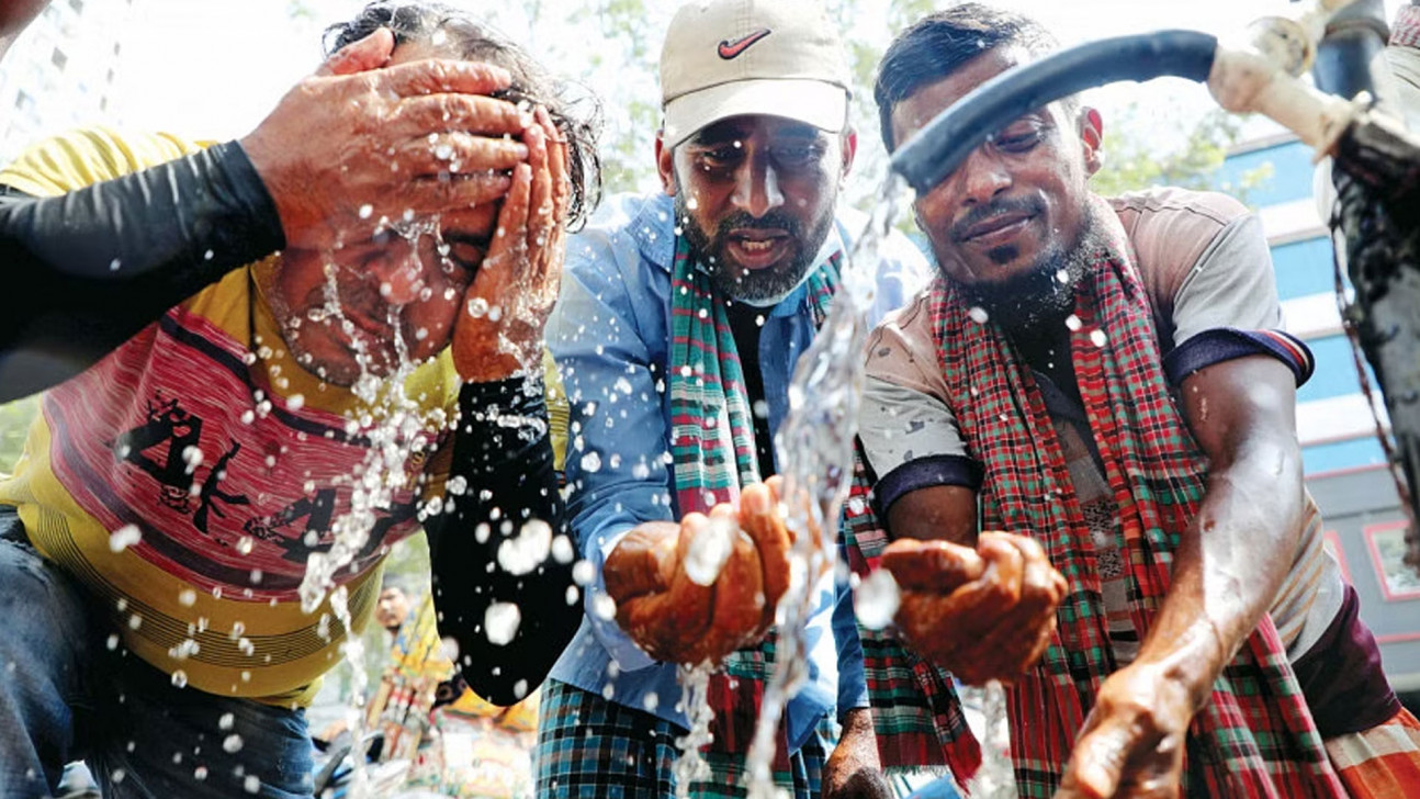 এপ্রিলে ৪২ ডিগ্রিতে উঠতে পারে তাপমাত্রা