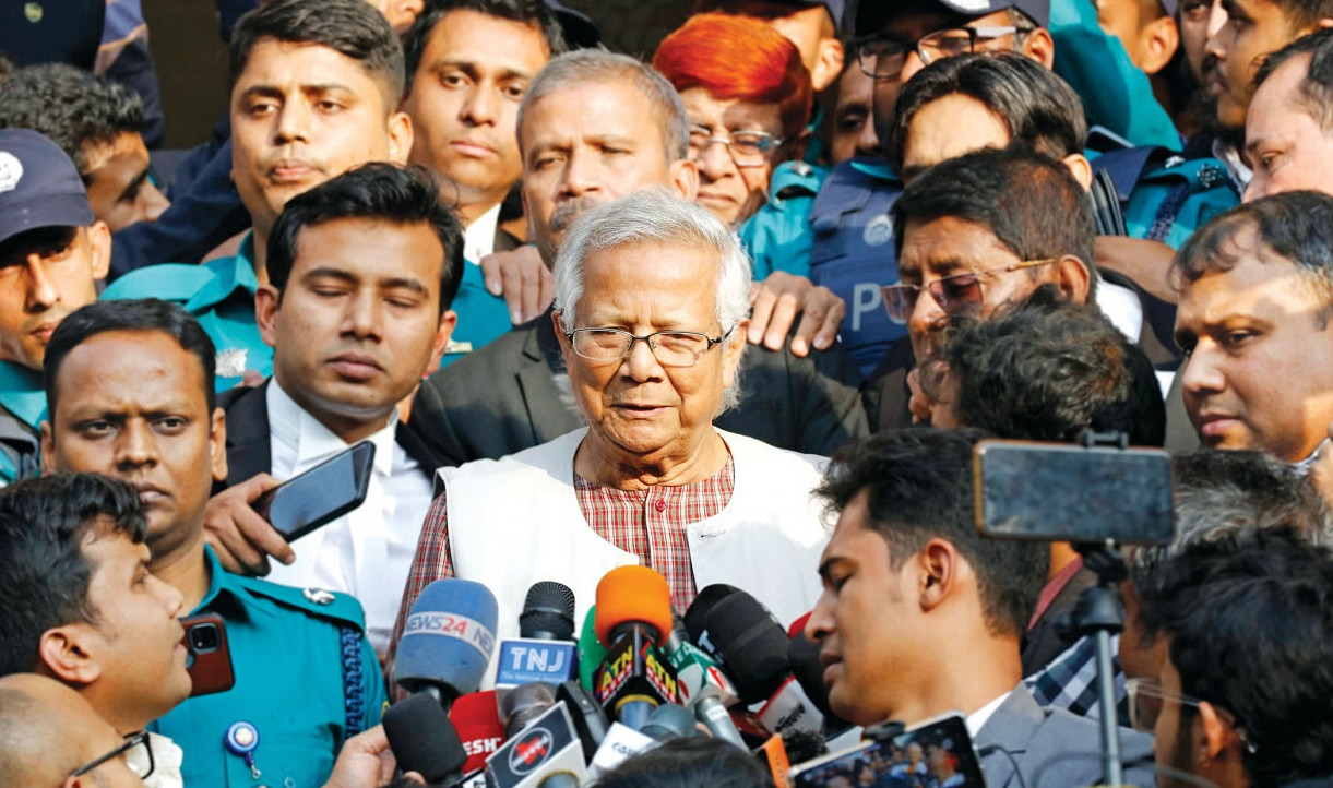 শ্রম আইন লঙ্ঘন মামলা: ড. ইউনূসের জামিনের মেয়াদ ২৩ মে পর্যন্ত বাড়ালেন আদালত