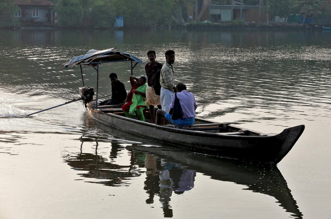 ভারতের নির্বাচন: দ্বিতীয় পর্যায়ের ভোটে লাখো মানুষের ভিড়
