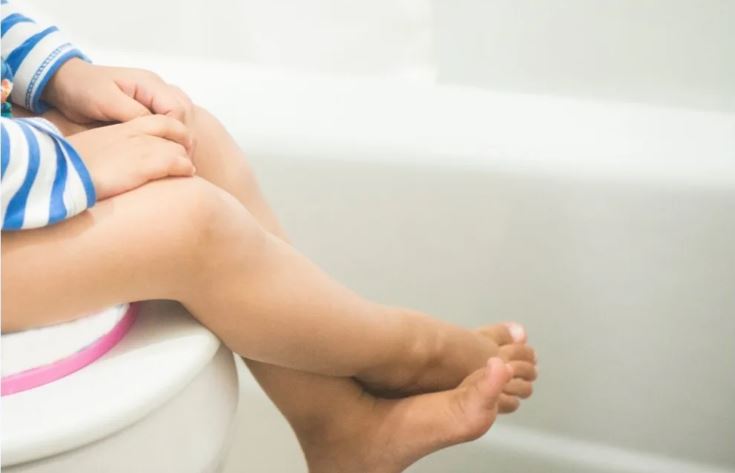 শিশুর টয়লেট প্রশিক্ষণের নিয়ম ও সঠিক সময় নিয়ে চিকিৎসকের পরামর্শ