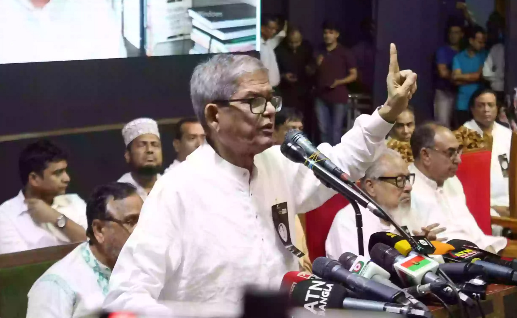 'আজিজ ও বেনজীরের অপকর্মের দায় নিয়ে সরকারকে পদত্যাগ করতে হবে'