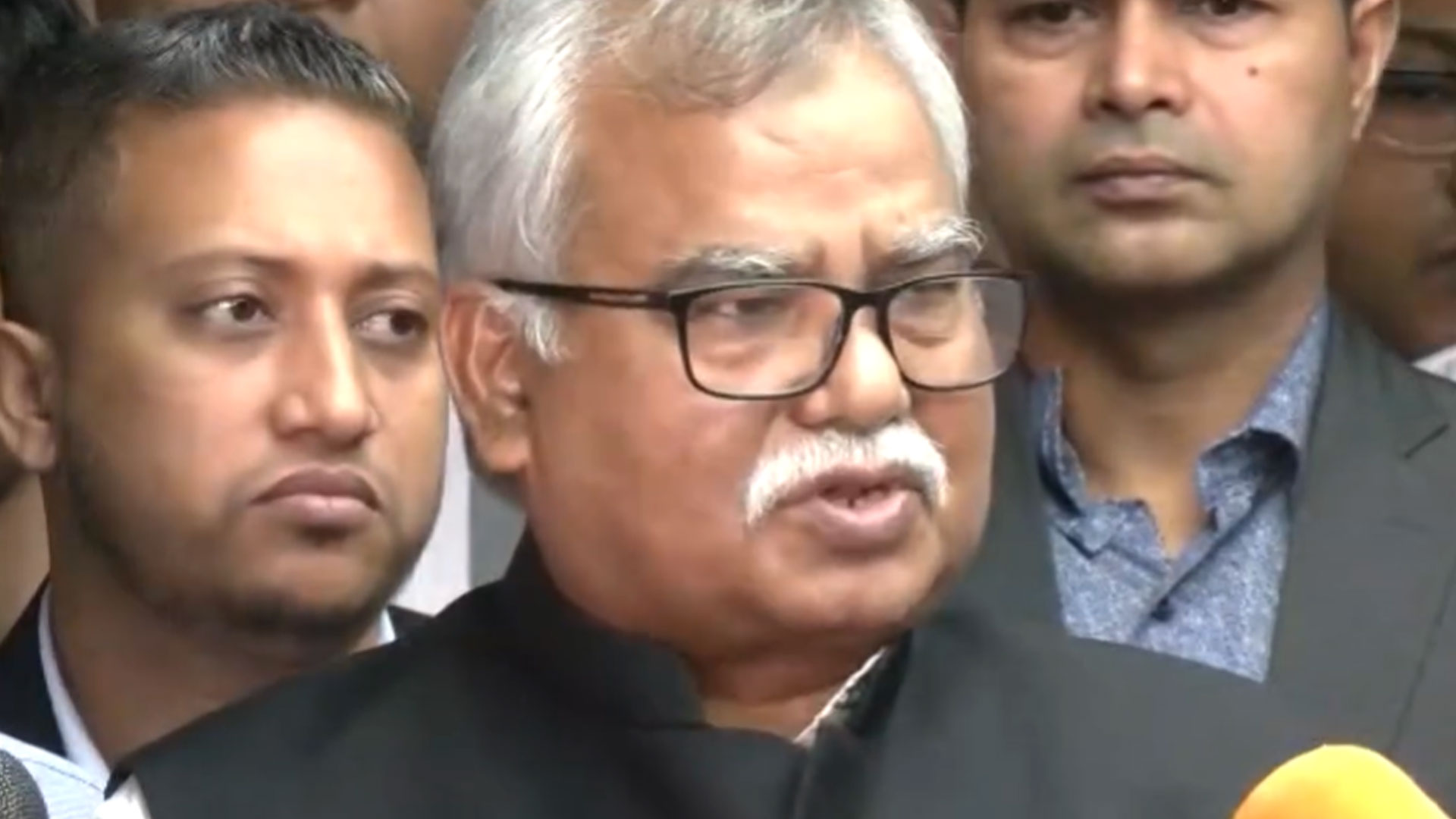 আটকে পড়া বাংলাদেশিরা পাবেন ক্ষতিপূরণ, দোষীরা ছাড় পাবে না: কর্মসংস্থান প্রতিমন্ত্রী