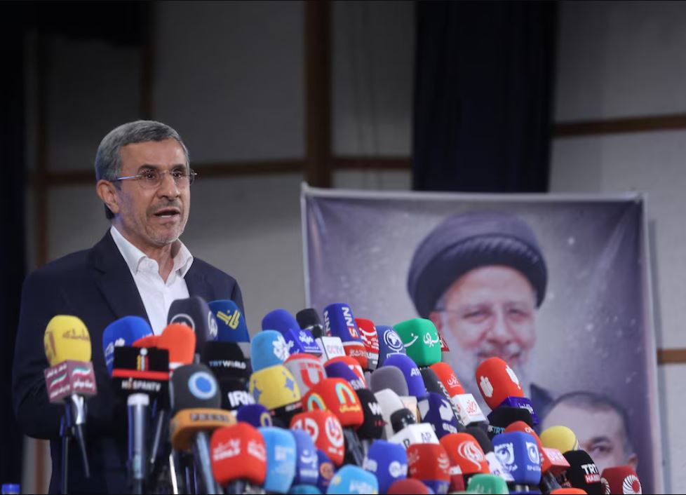 যে কারণে মনোনয়ন পেলেন না মাহমুদ আহমাদিনেজাদ