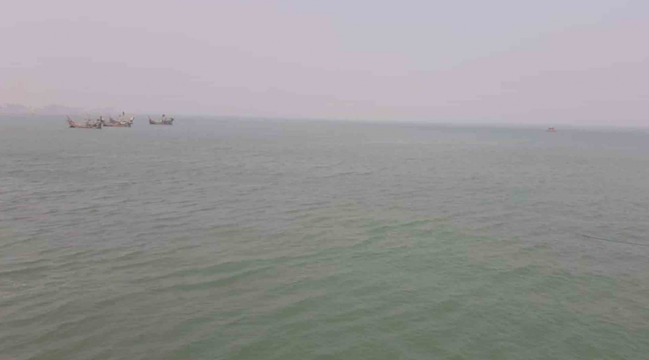 মিয়ানমারের বিস্ফোরণের শব্দে কেঁপে উঠছে শাহপরীর দ্বীপ