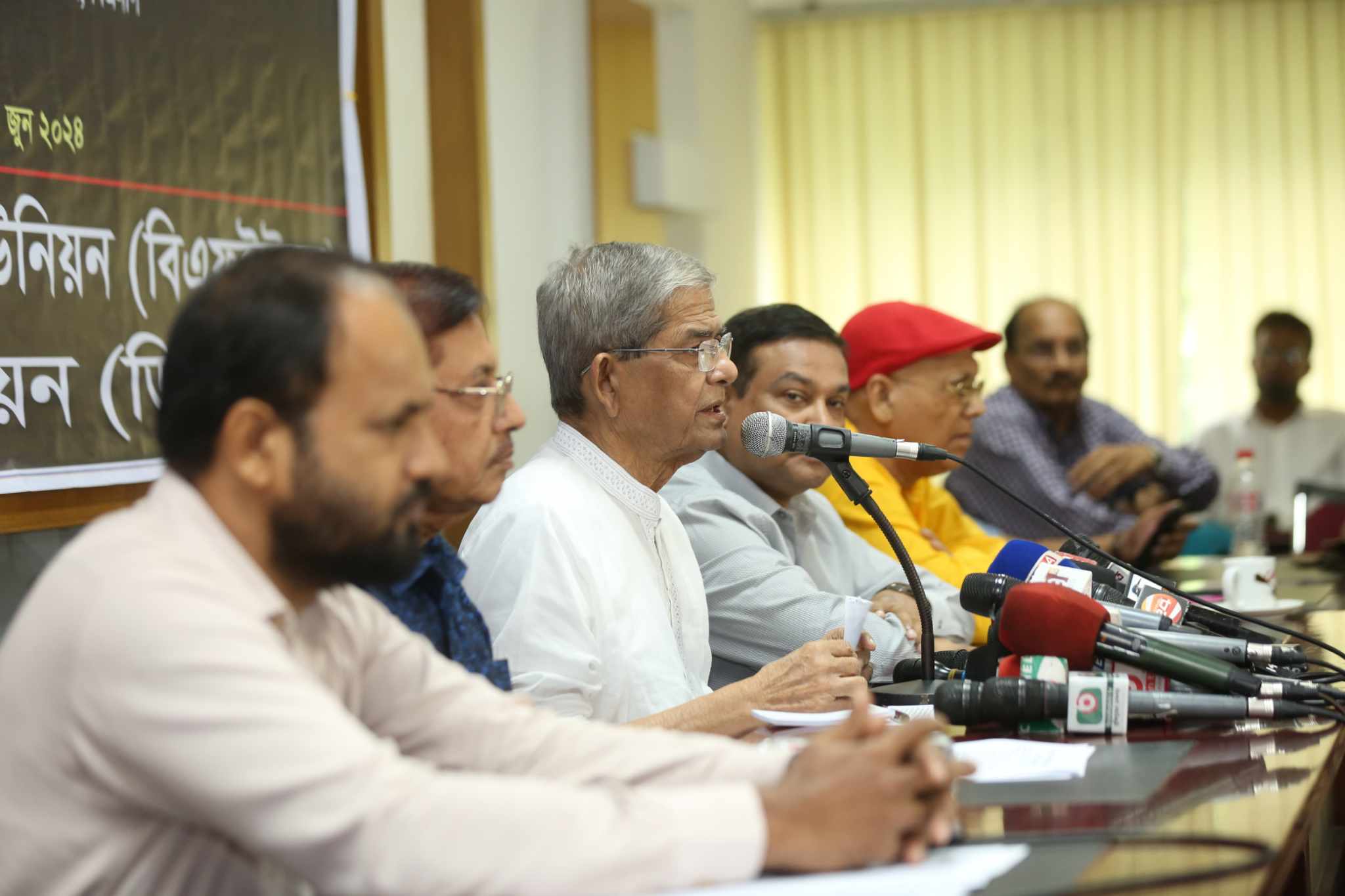 মিয়ানমারের মতো দেশকেও কিছু বলা যাবে না, এটা দাসসুলভ মনোভাব: মির্জা ফখরুল