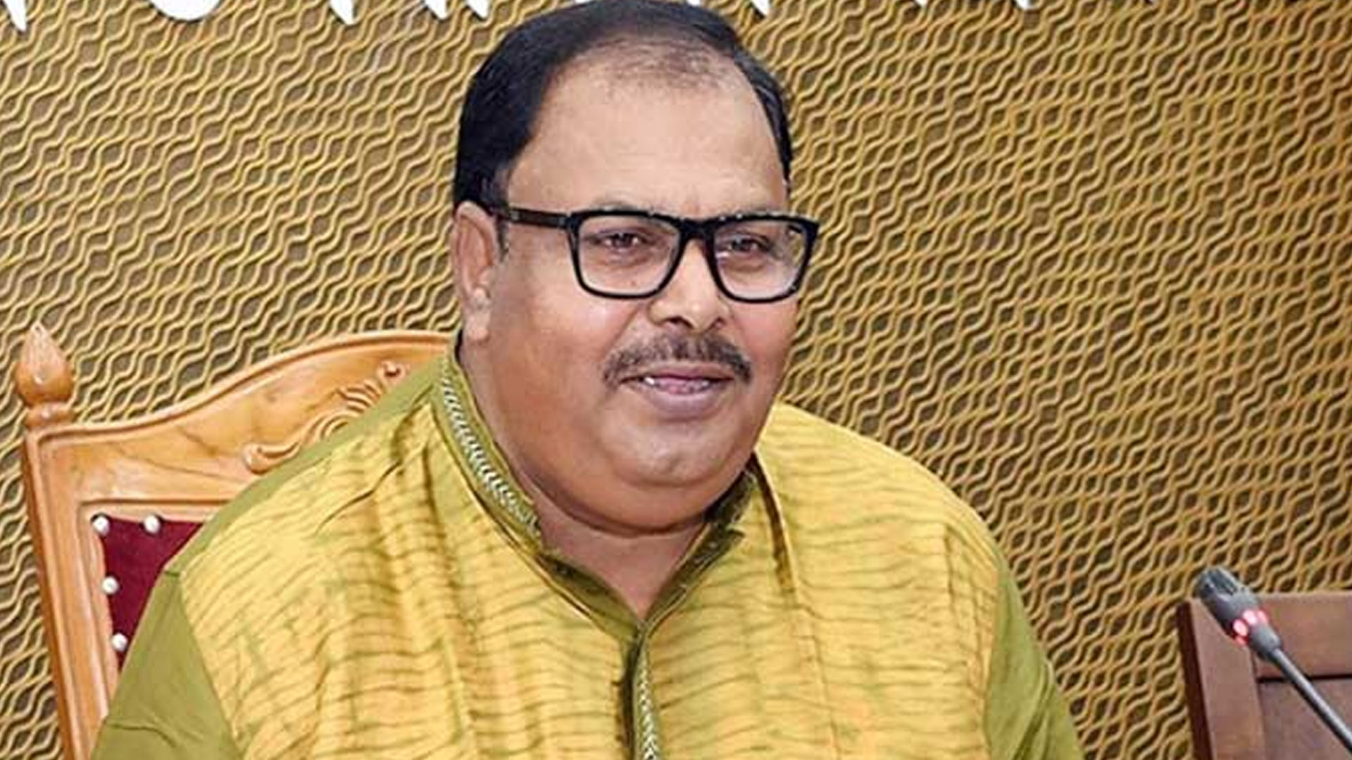 পিস্তল উঁচিয়ে প্রতিবেশীকে হুমকির অভিযোগে সাবেক প্রতিমন্ত্রী জাকিরের বিরুদ্ধে জিডি