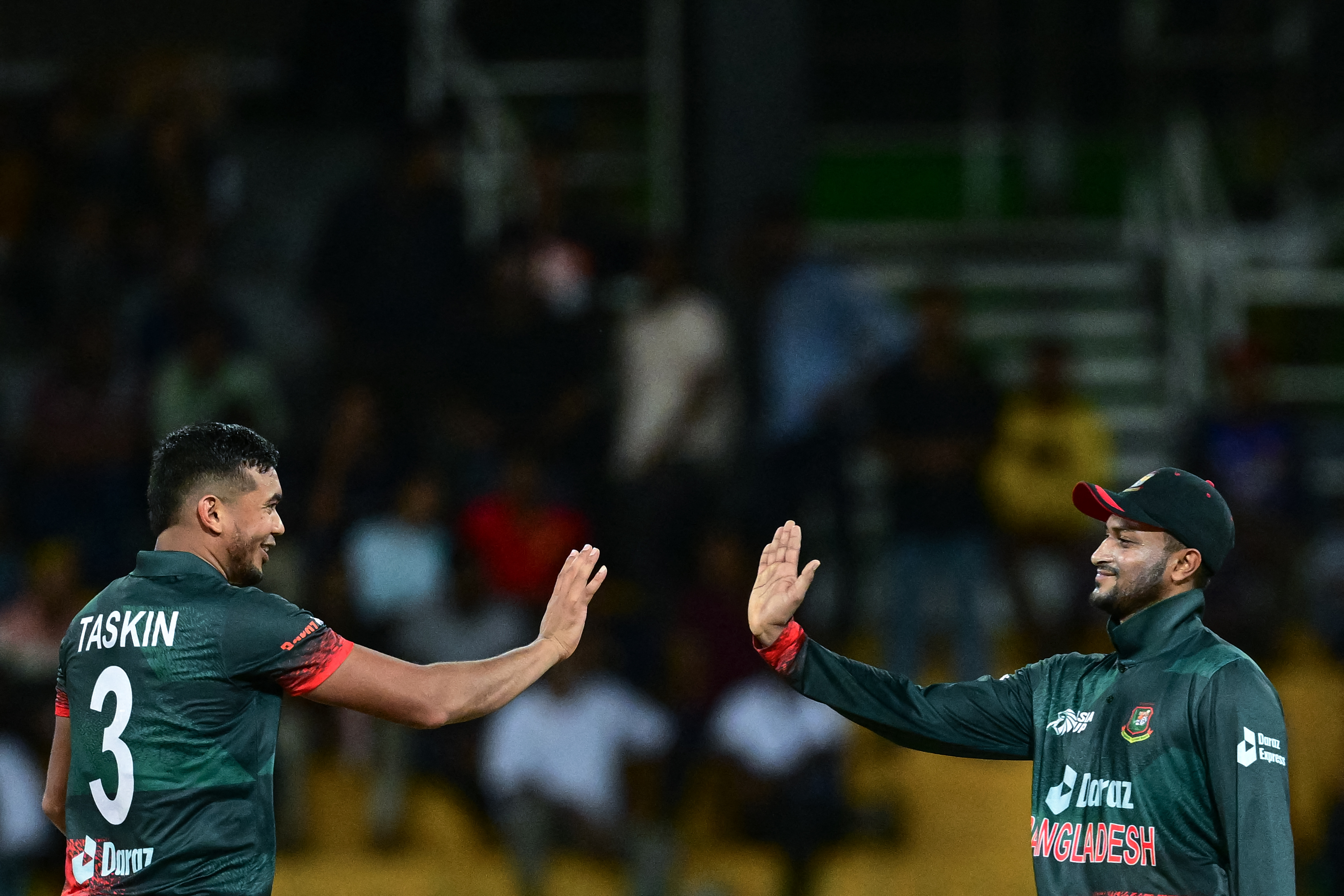 দেরিতে মাঠে আসায় দলের কাছে ক্ষমা চেয়েছিলেন তাসকিন, জানালেন সাকিব