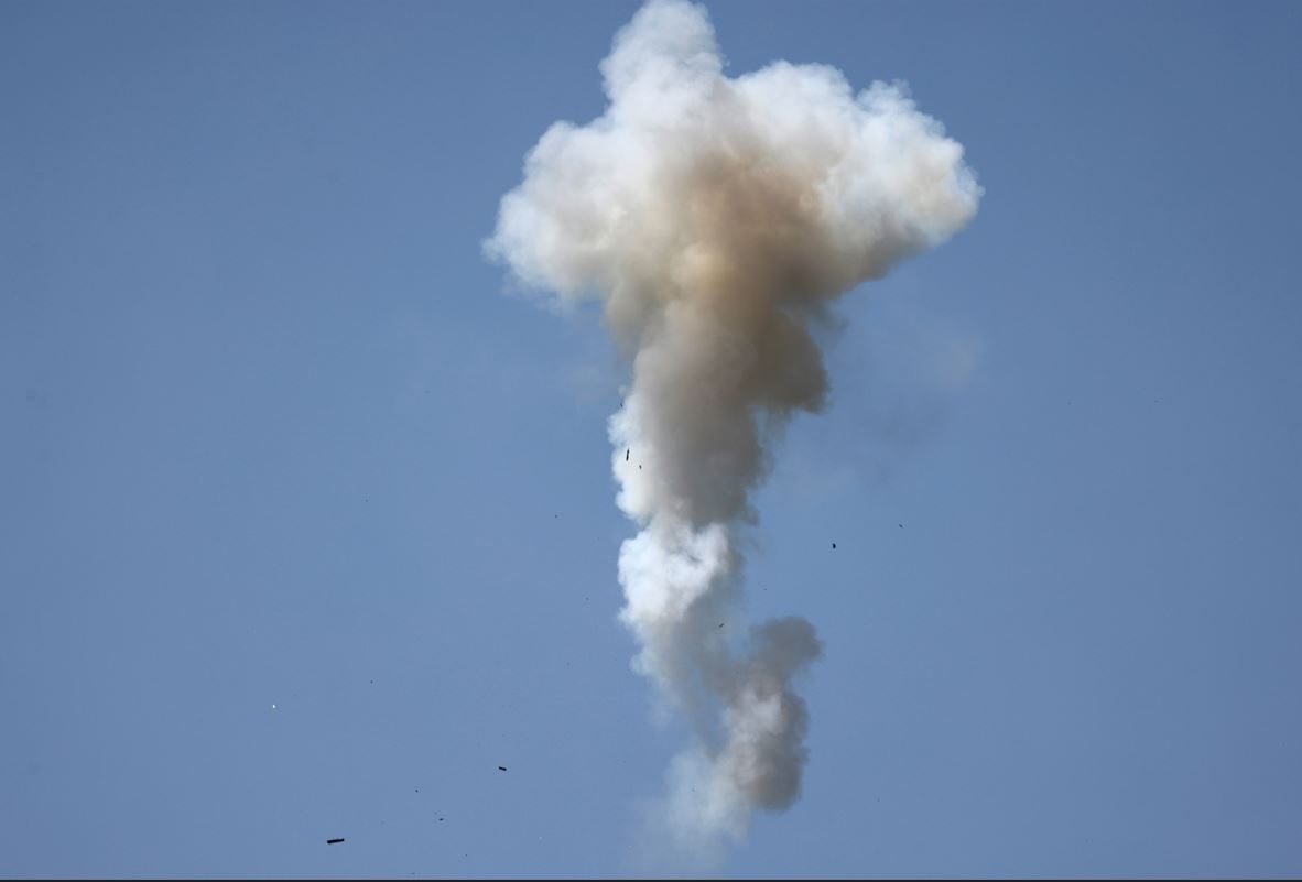 শীর্ষ কমান্ডার হত্যার জেরে ইসরায়েলে ২০০ রকেট ছুড়লো হিজবুল্লাহ