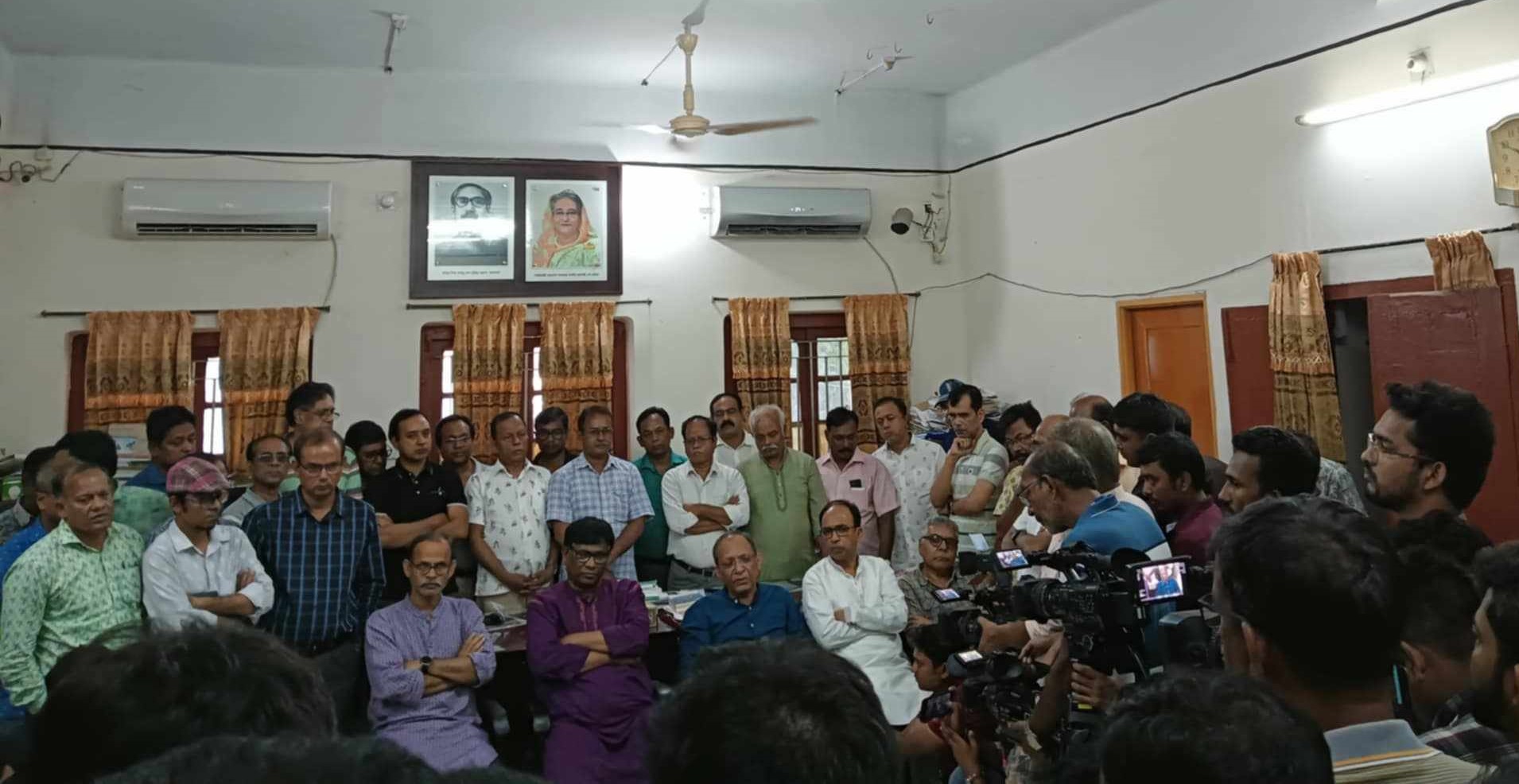 রাজশাহী বিশ্ববিদ্যালয়ে ছাত্ররাজনীতি বন্ধের ঘোষণা উপাচার্যের