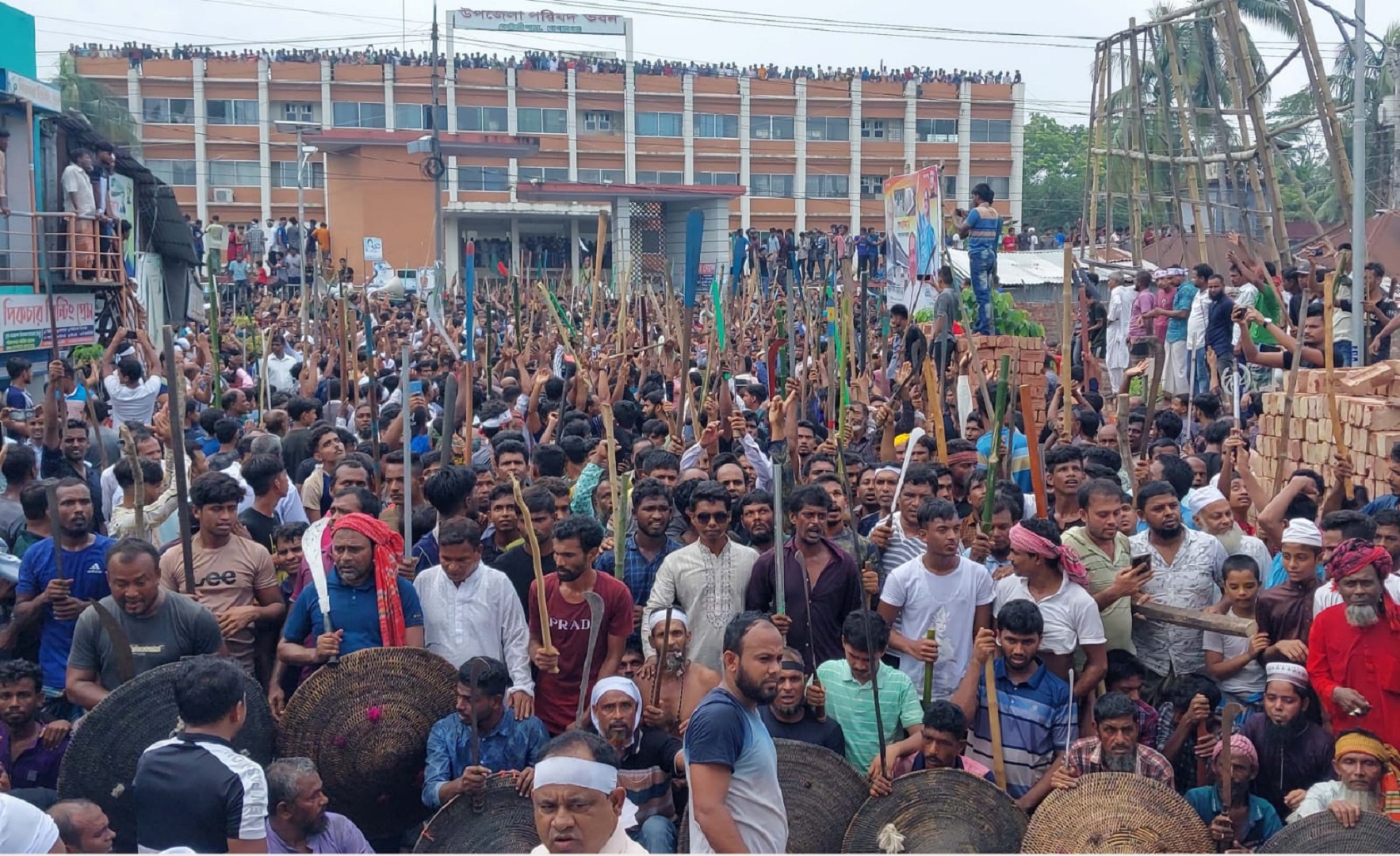 শেখ হাসিনাকে দেশে ফিরিয়ে আনতে কোটালীপাড়া আ. লীগের বিক্ষোভ