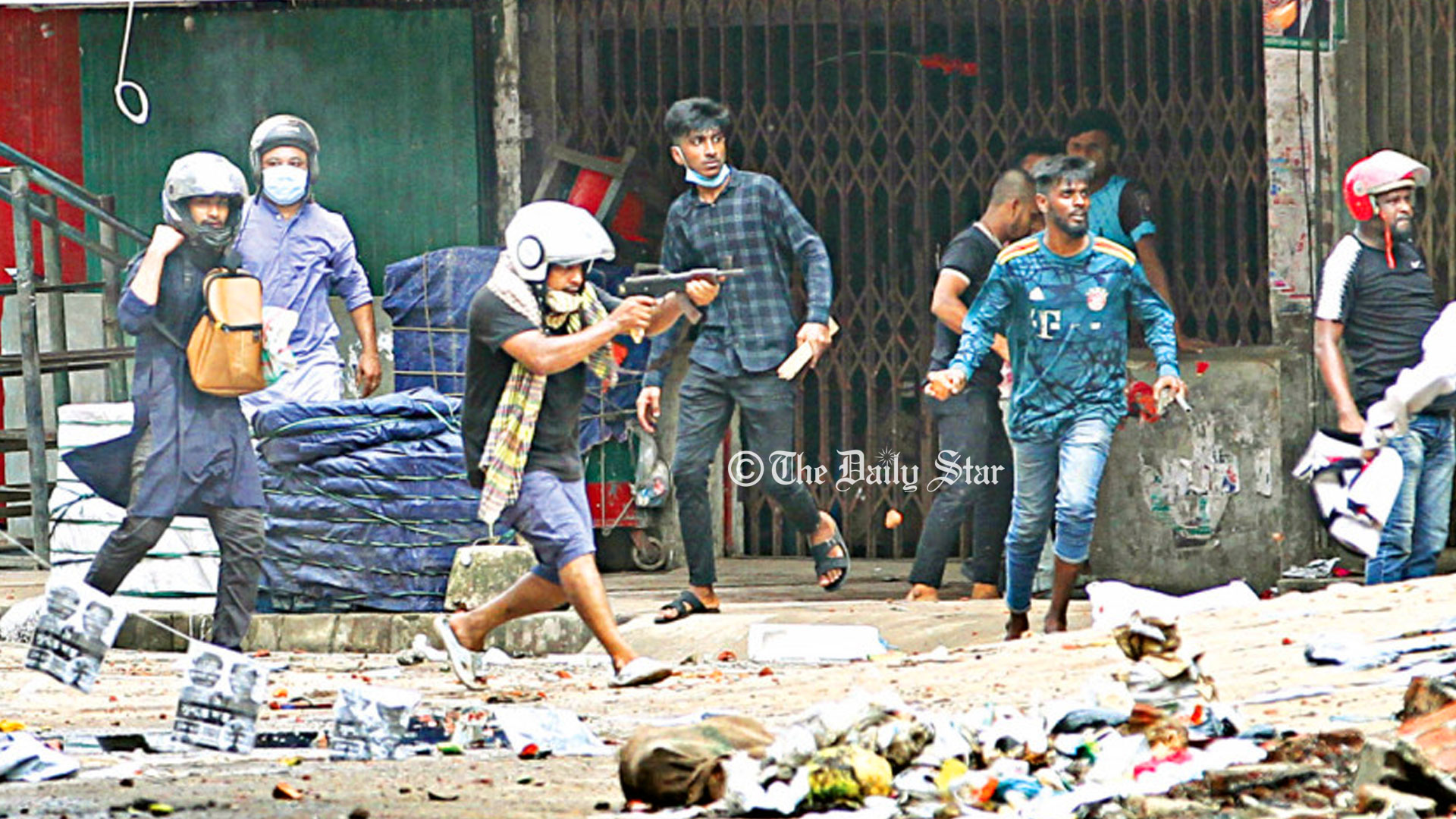 আন্দোলন দমাতে লাইসেন্সকৃত ও অবৈধ অস্ত্রের ব্যবহার হয়েছে: ডিএমপি কমিশনার